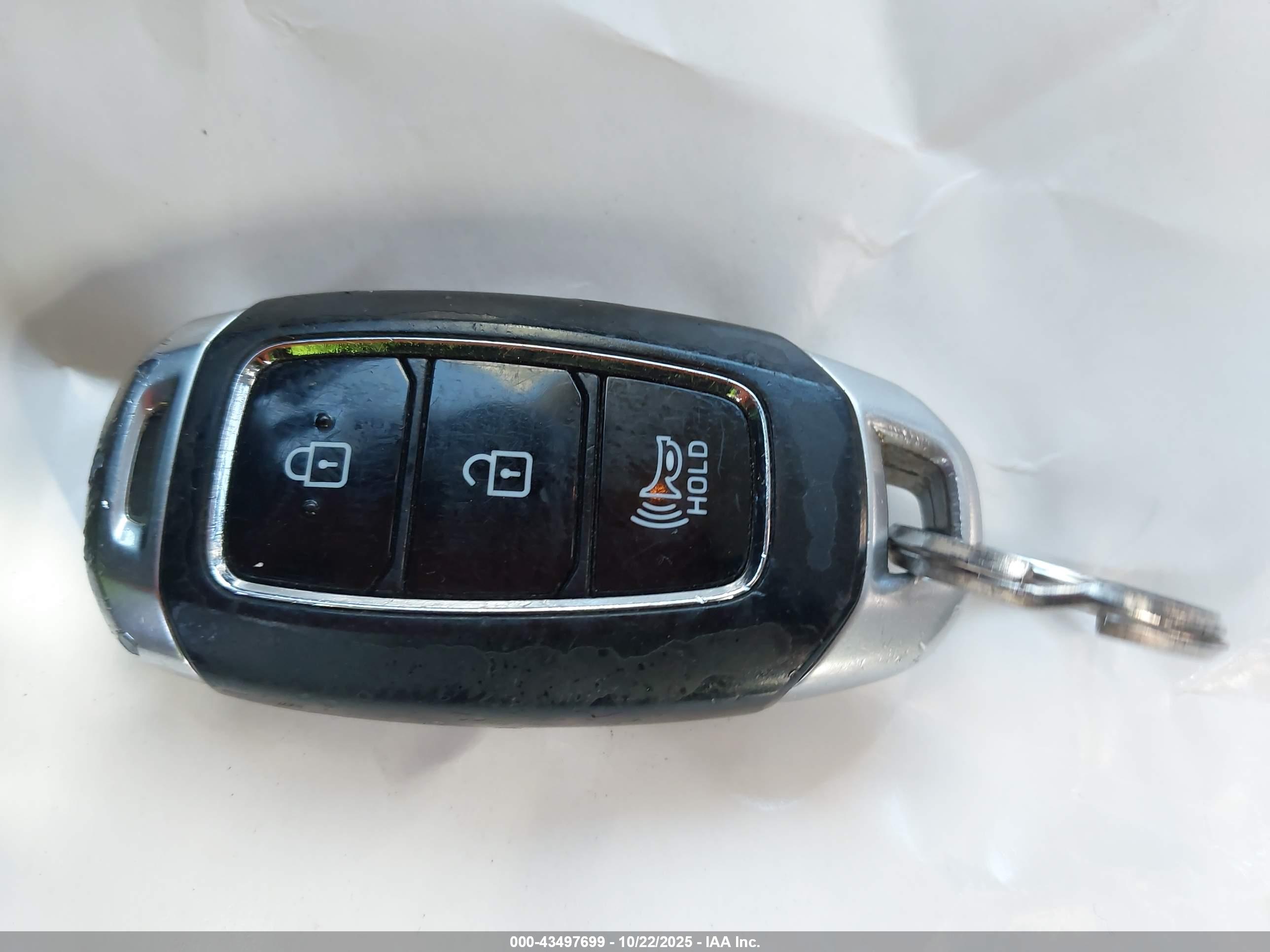 HYUNDAI SANTA image 11