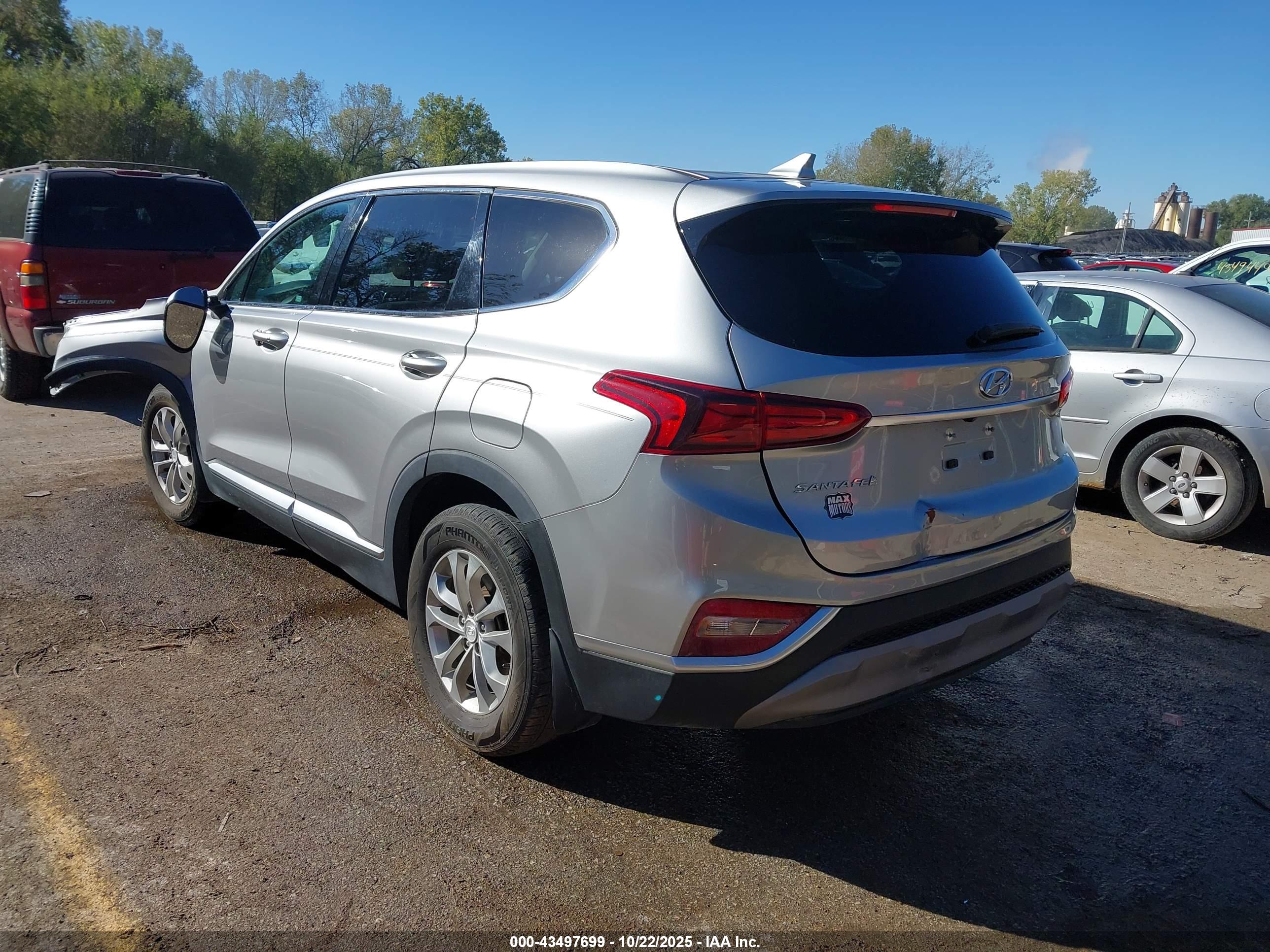 HYUNDAI SANTA image 3