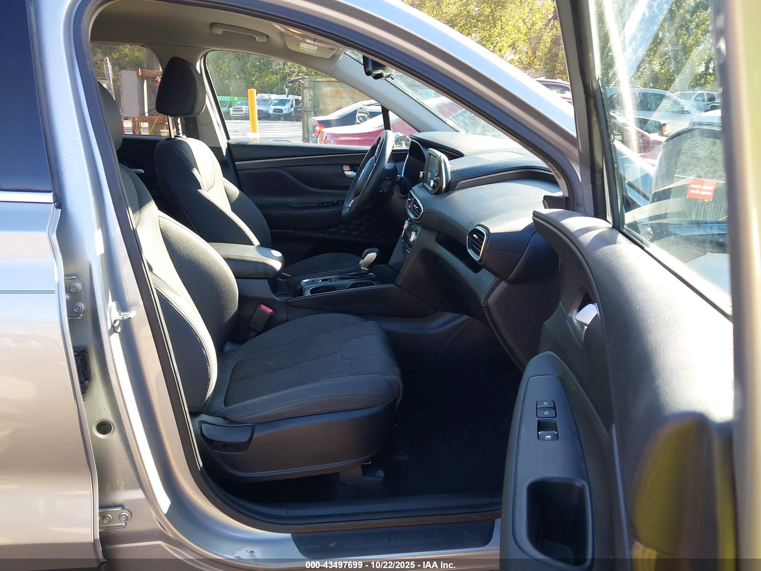 HYUNDAI SANTA image 5