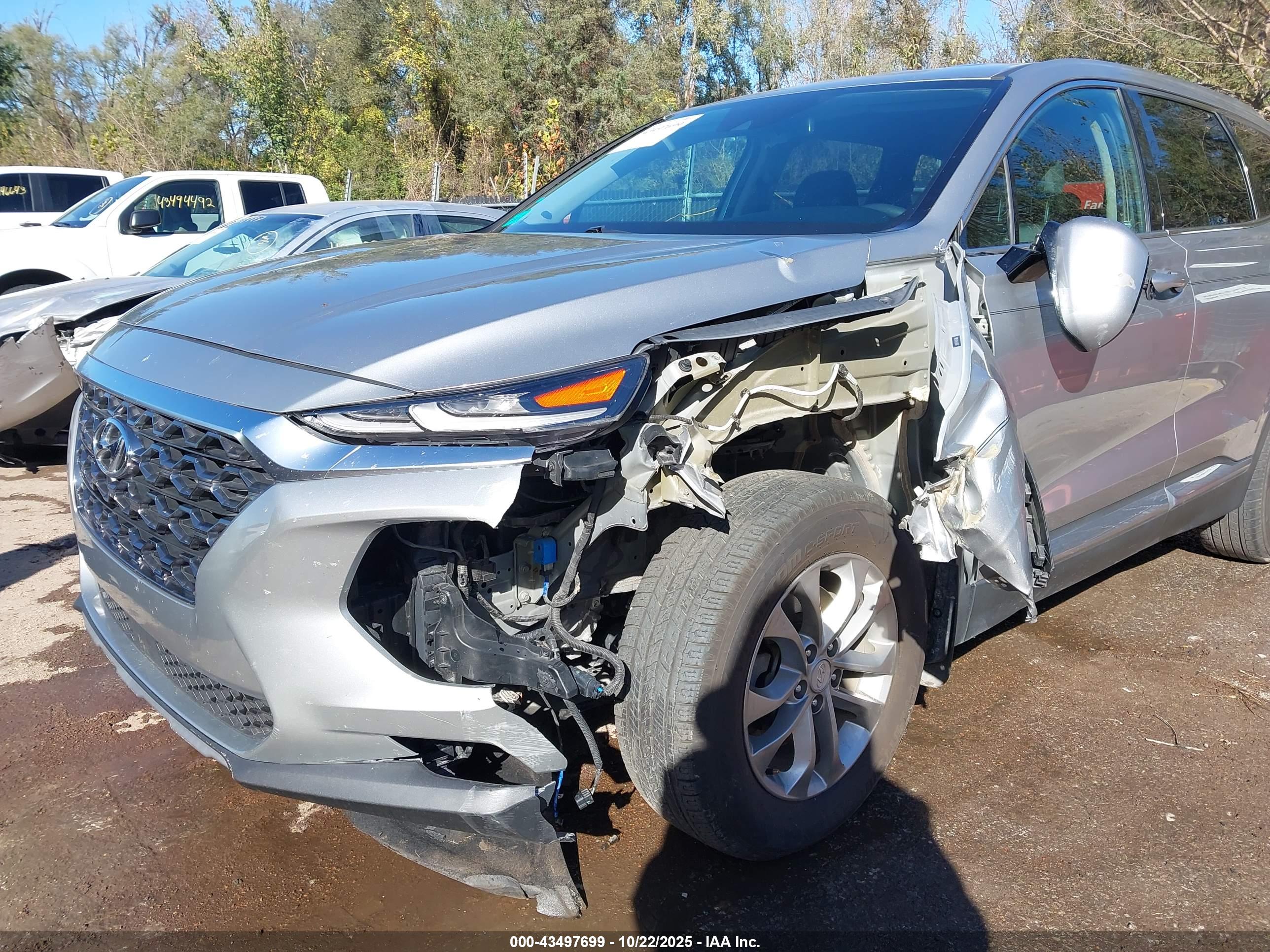 HYUNDAI SANTA image 6