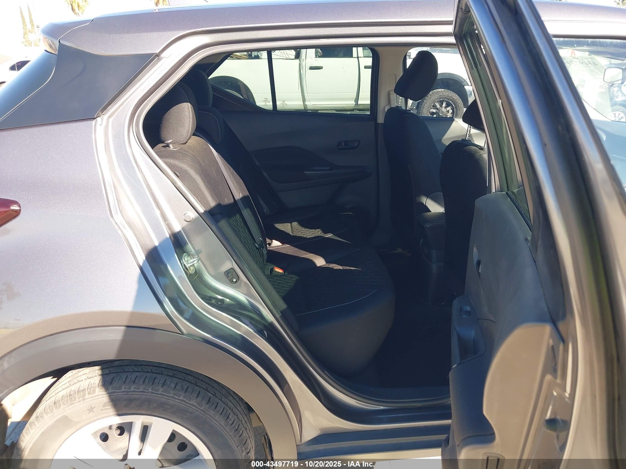 NISSAN KICKS image 8