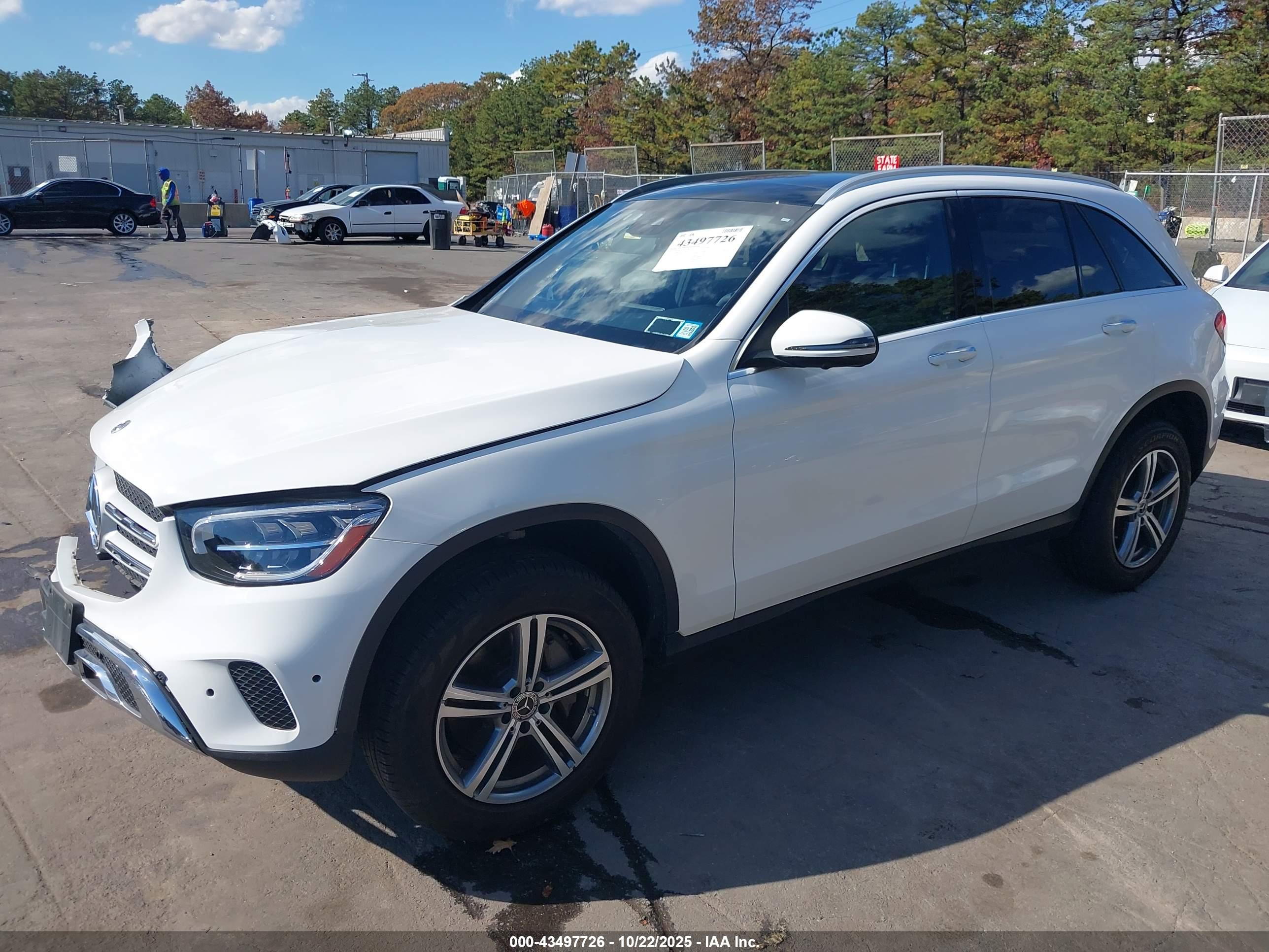 MERCEDES-BENZ GLC image 2