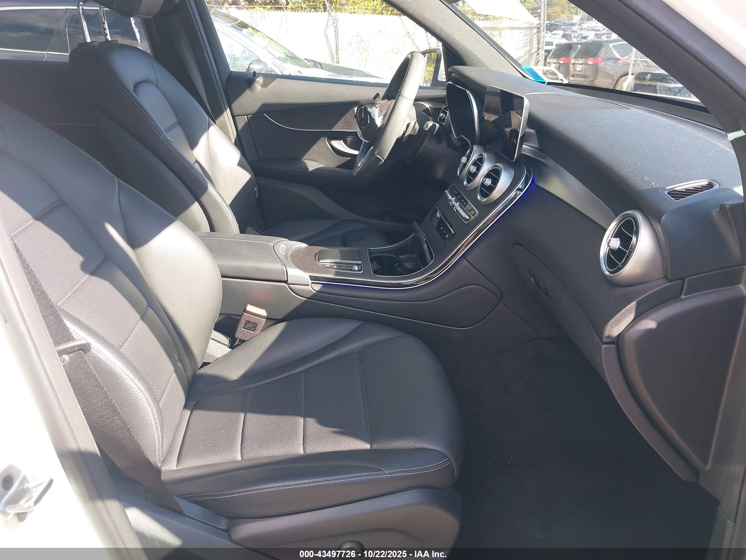 MERCEDES-BENZ GLC image 5