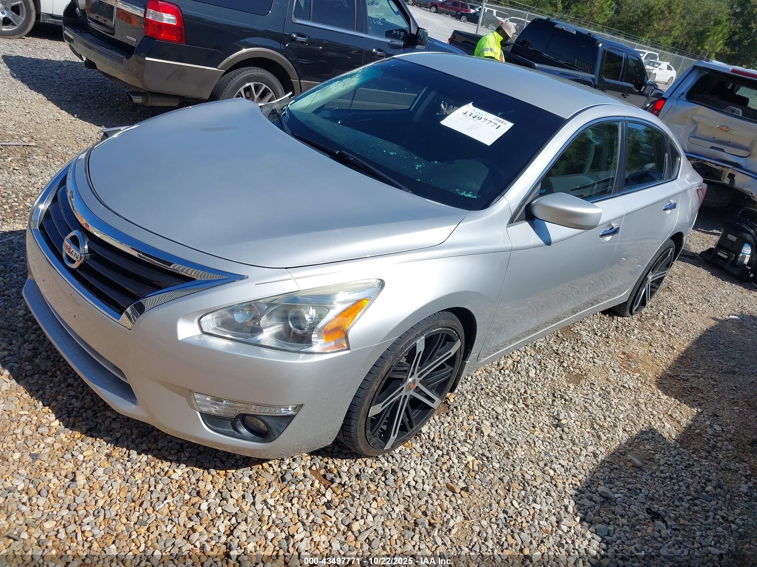 NISSAN ALTIMA image 2