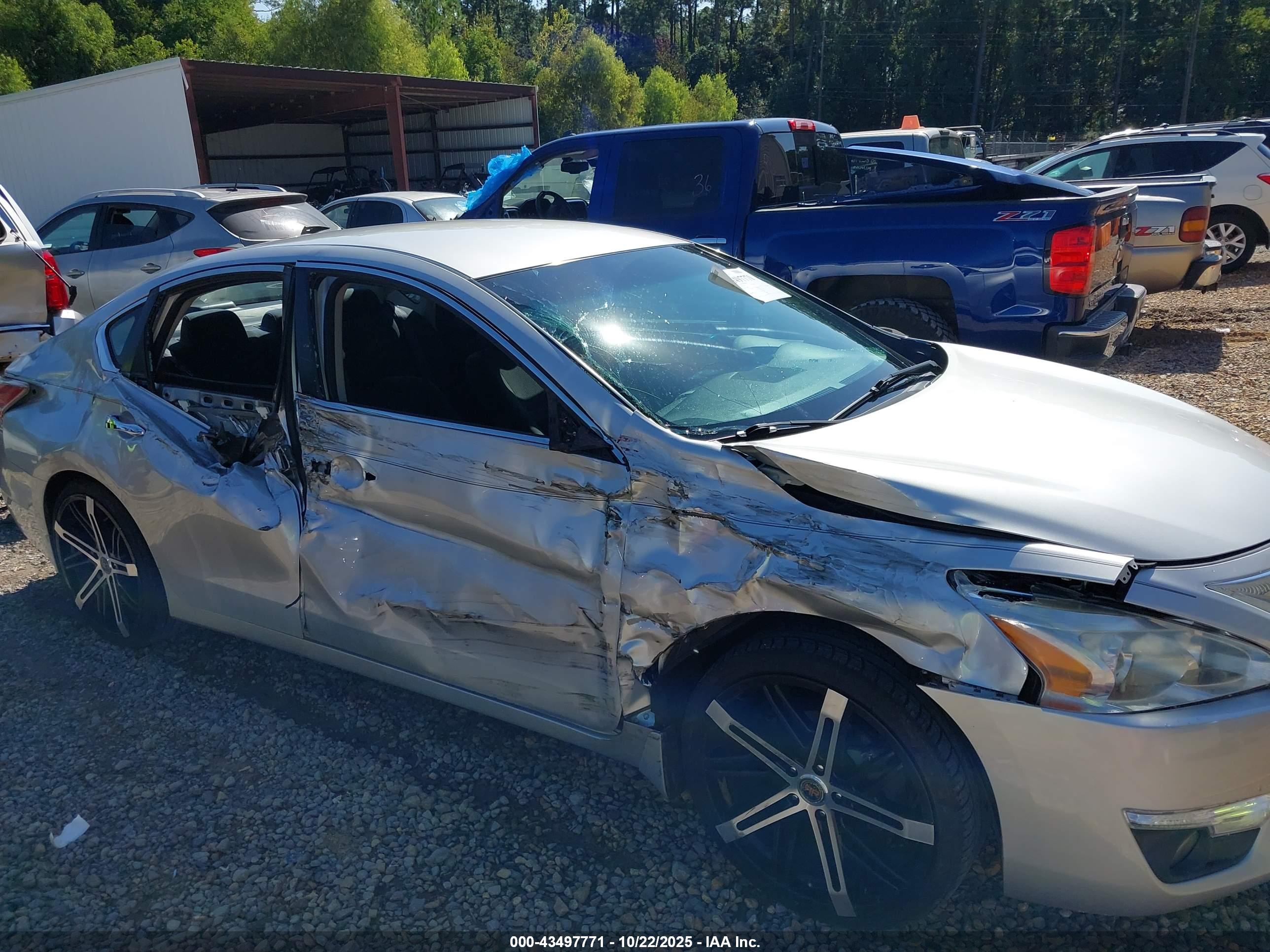 NISSAN ALTIMA image 6