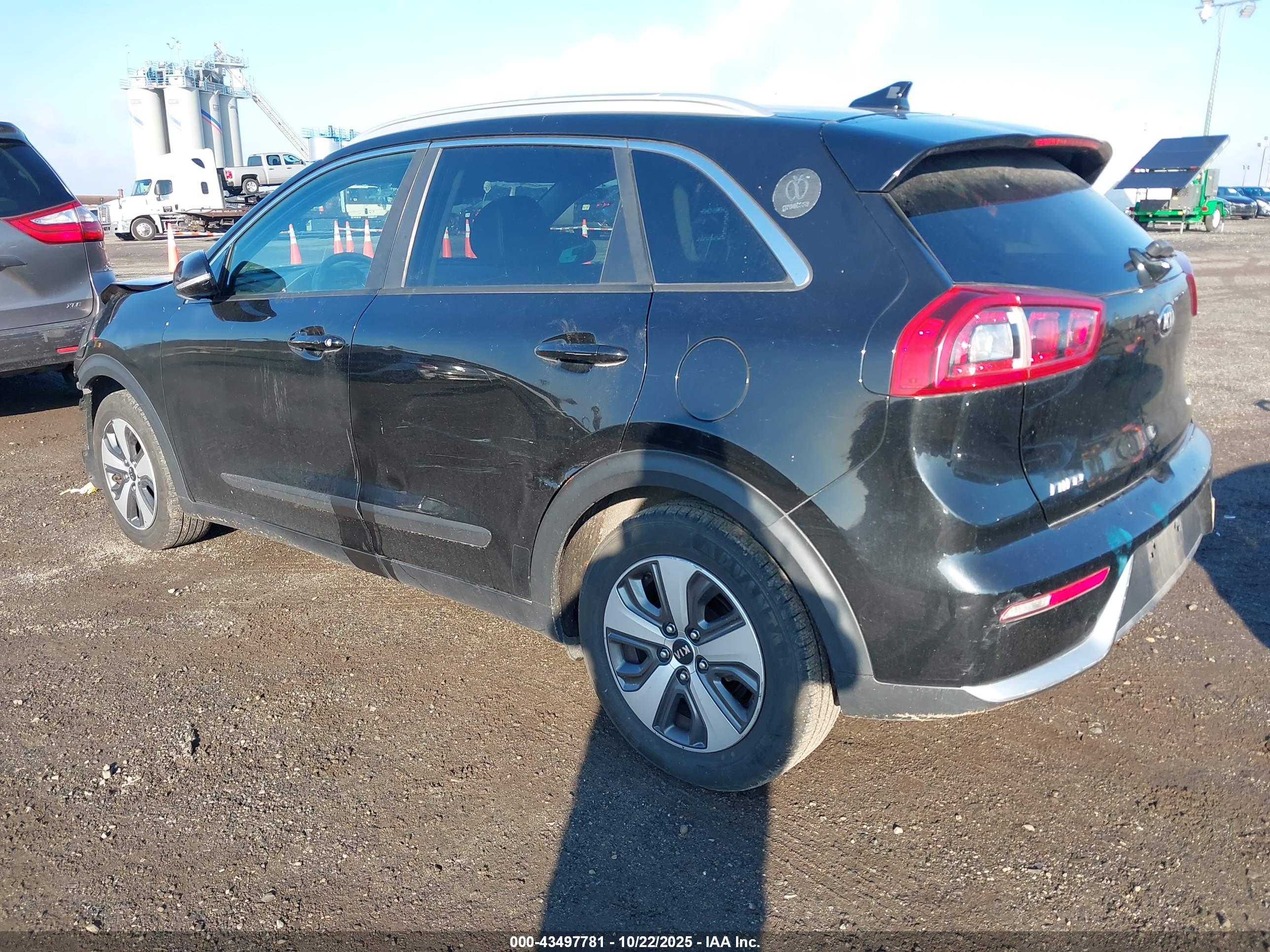 KIA NIRO image 3