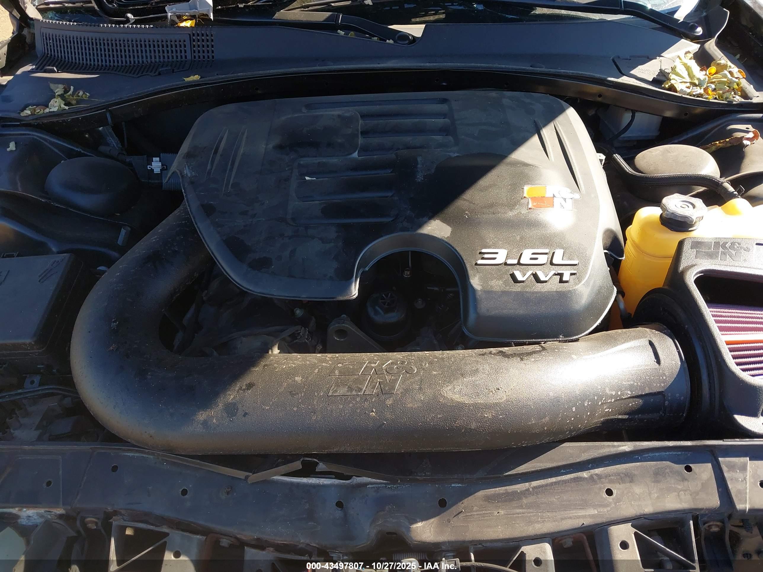 CHRYSLER 300 image 10
