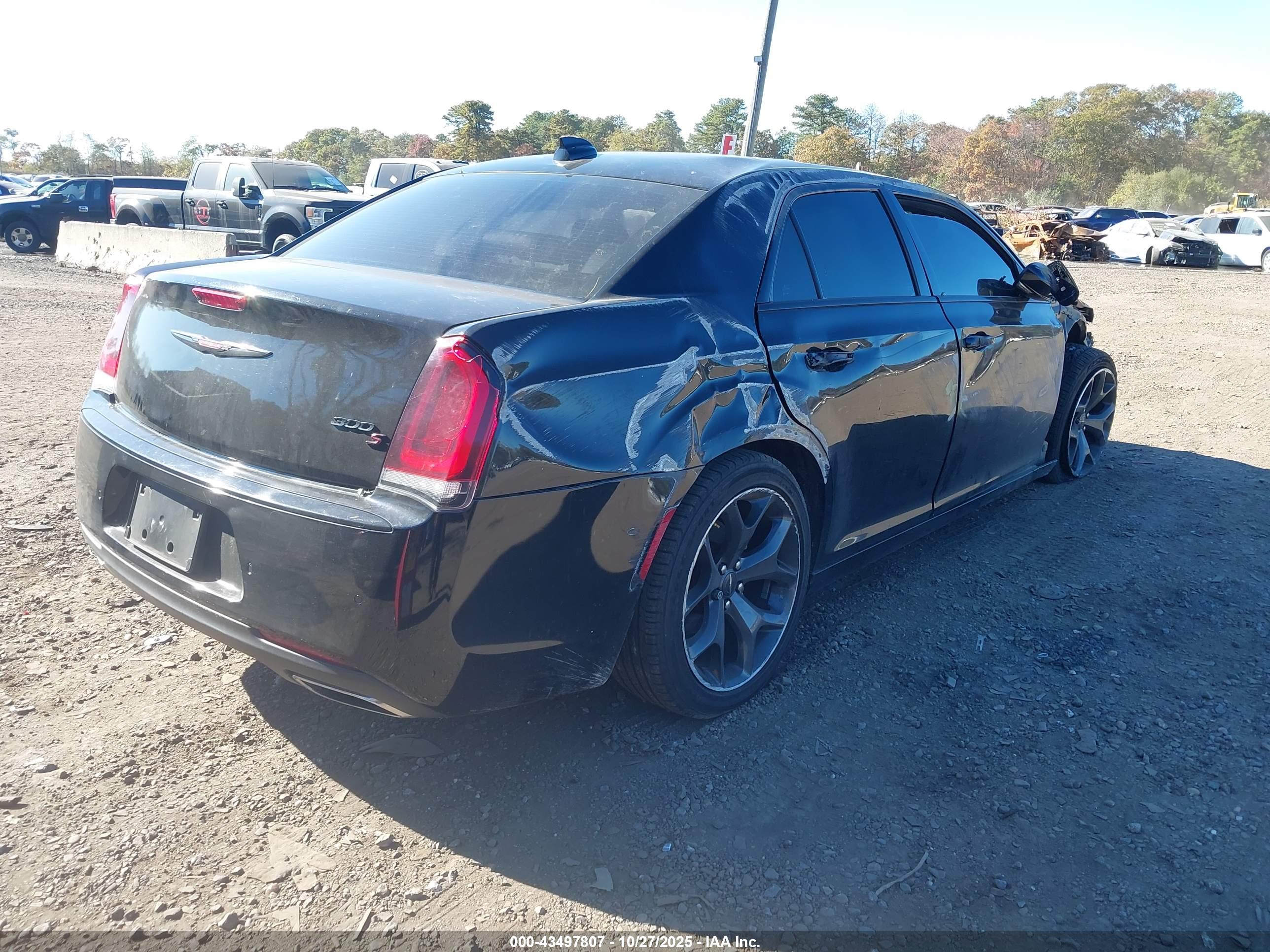 CHRYSLER 300 image 4