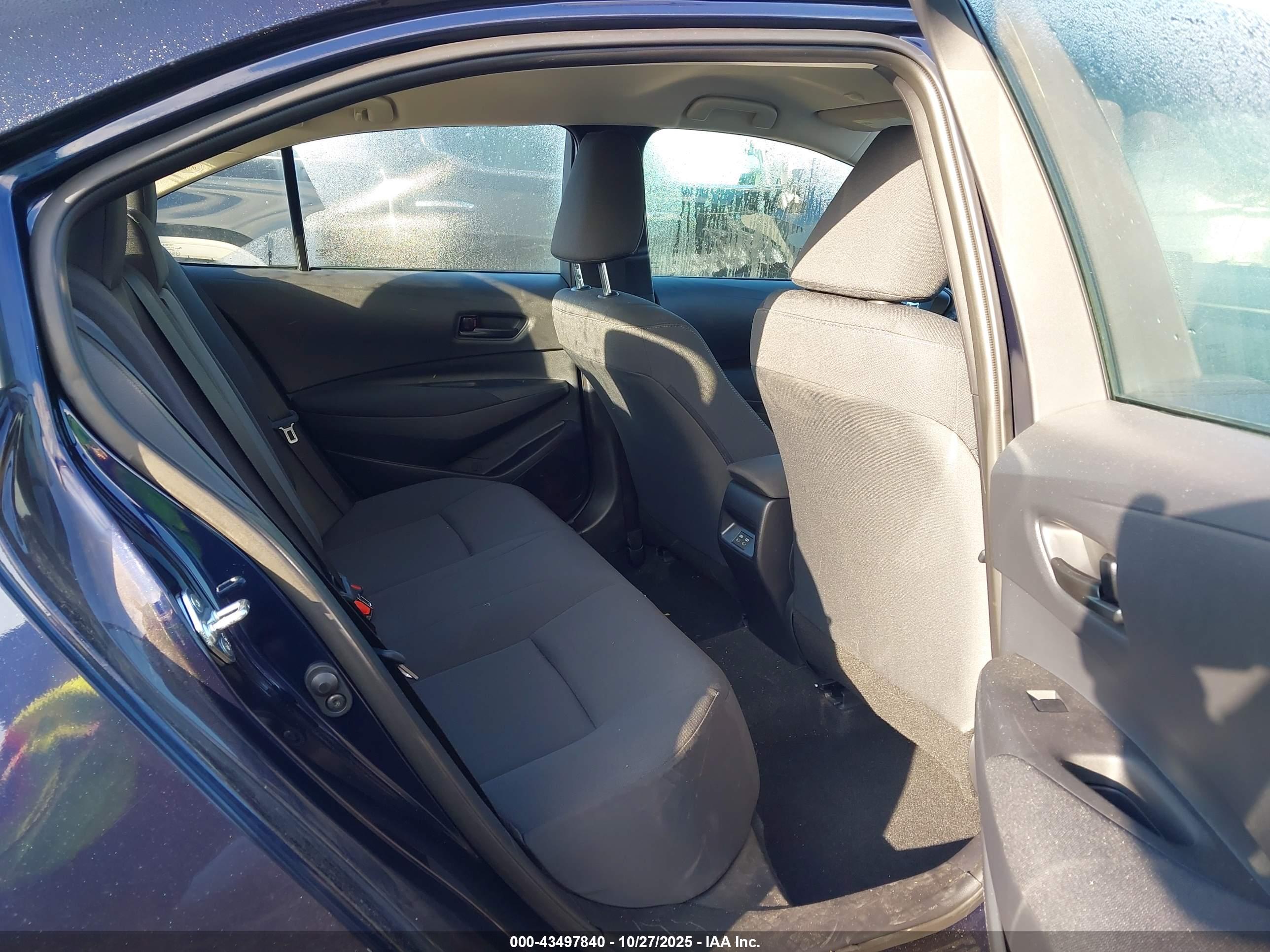 TOYOTA COROLLA image 8