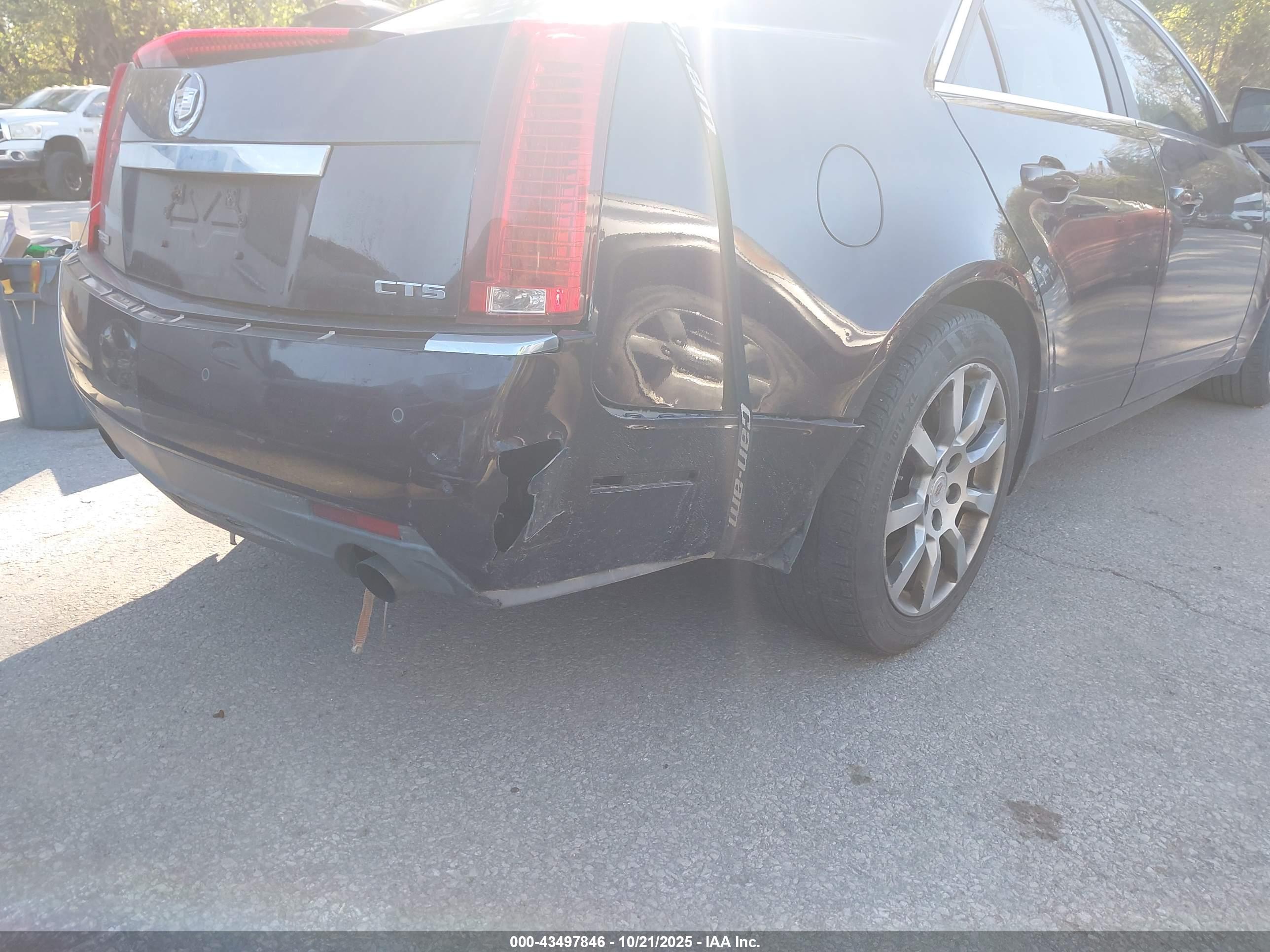 CADILLAC CTS image 6