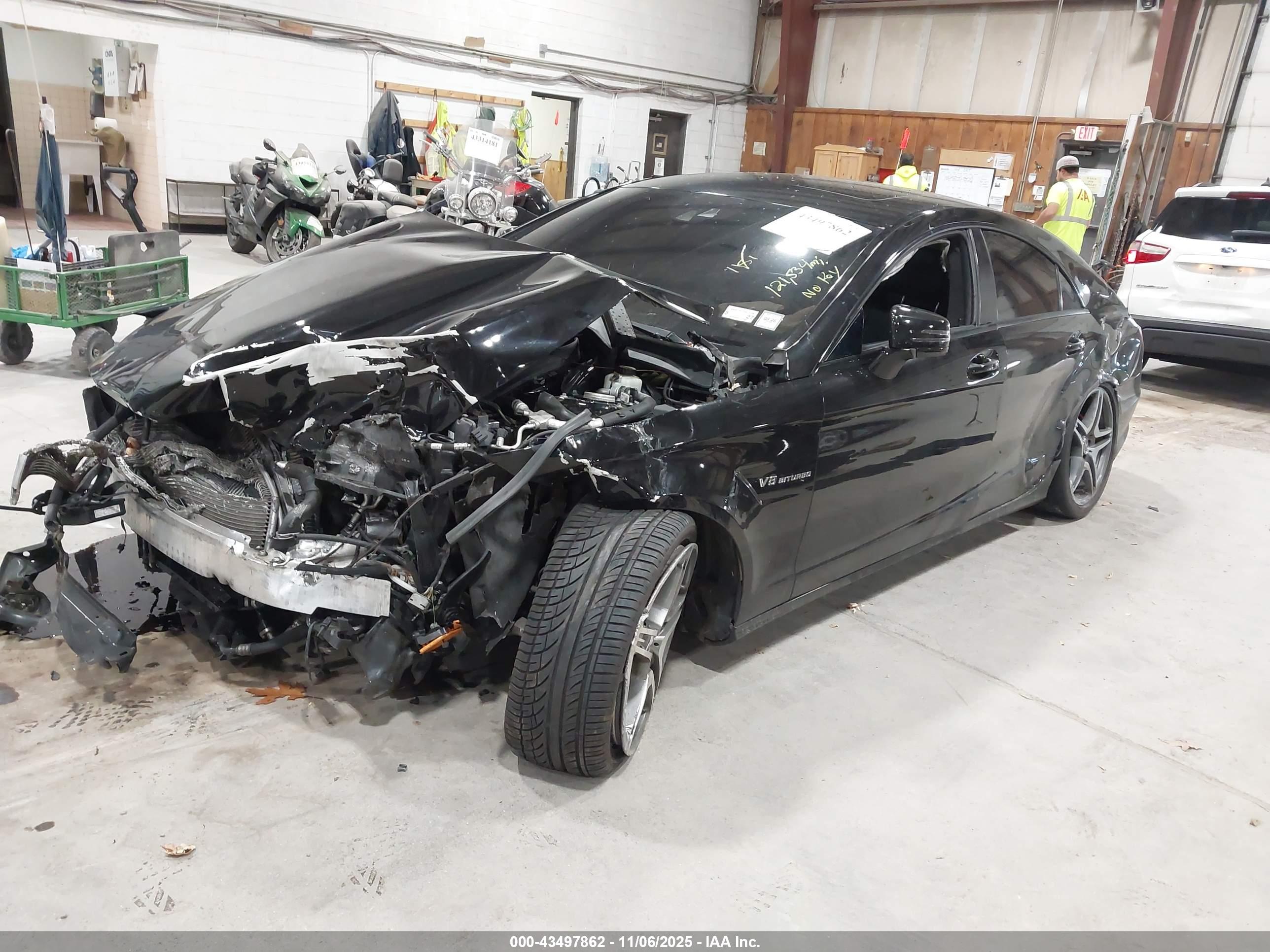MERCEDES-BENZ CLS image 2