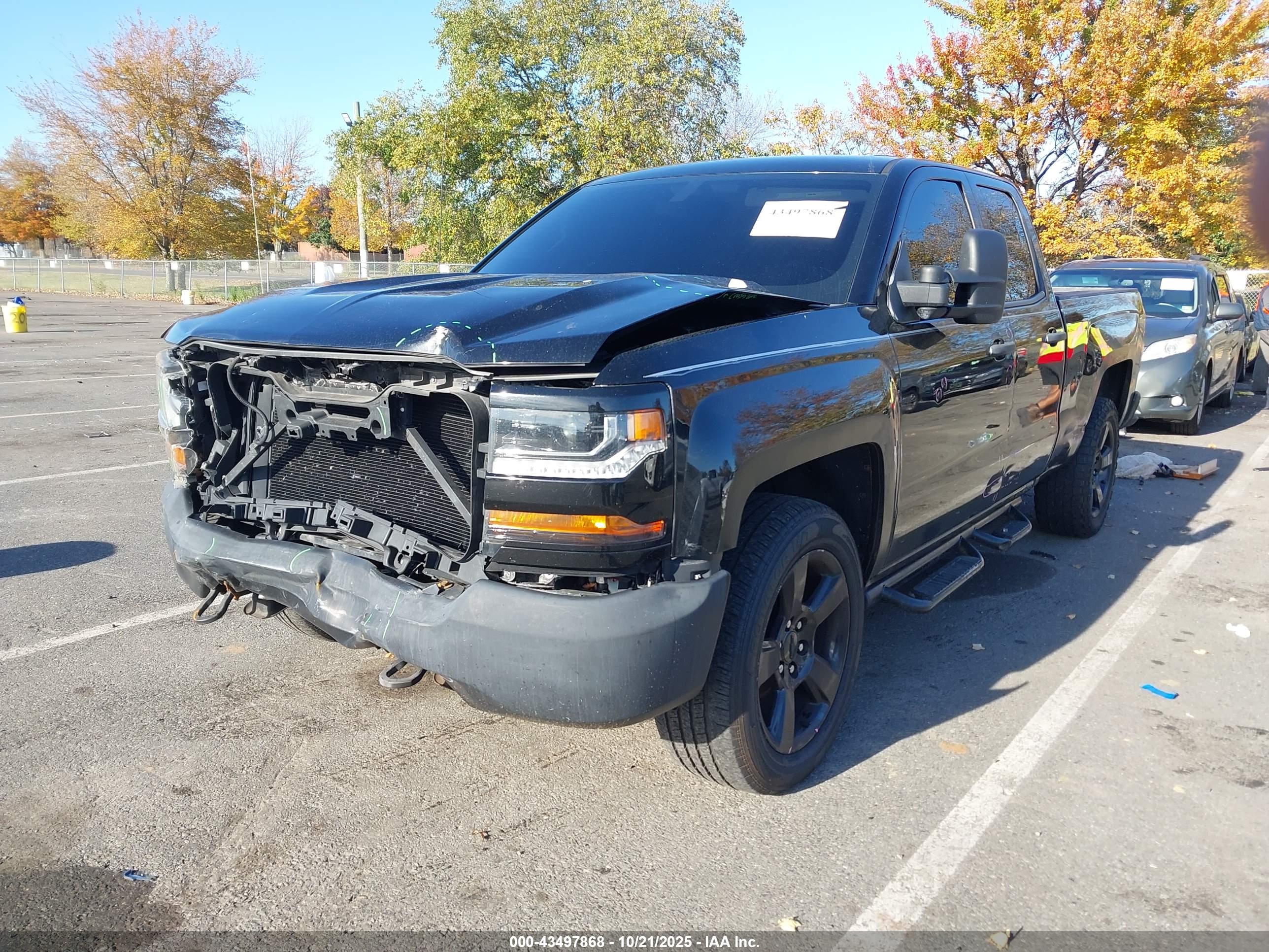 CHEVROLET SILVERADO image 2