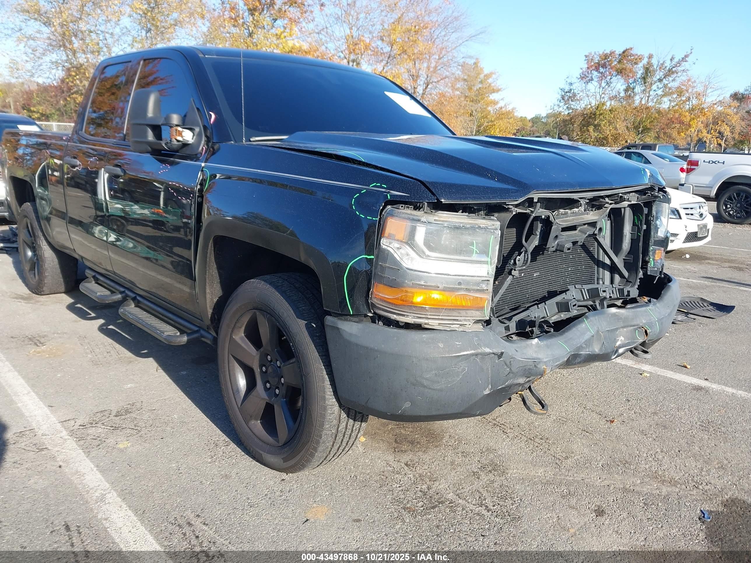 CHEVROLET SILVERADO image 6