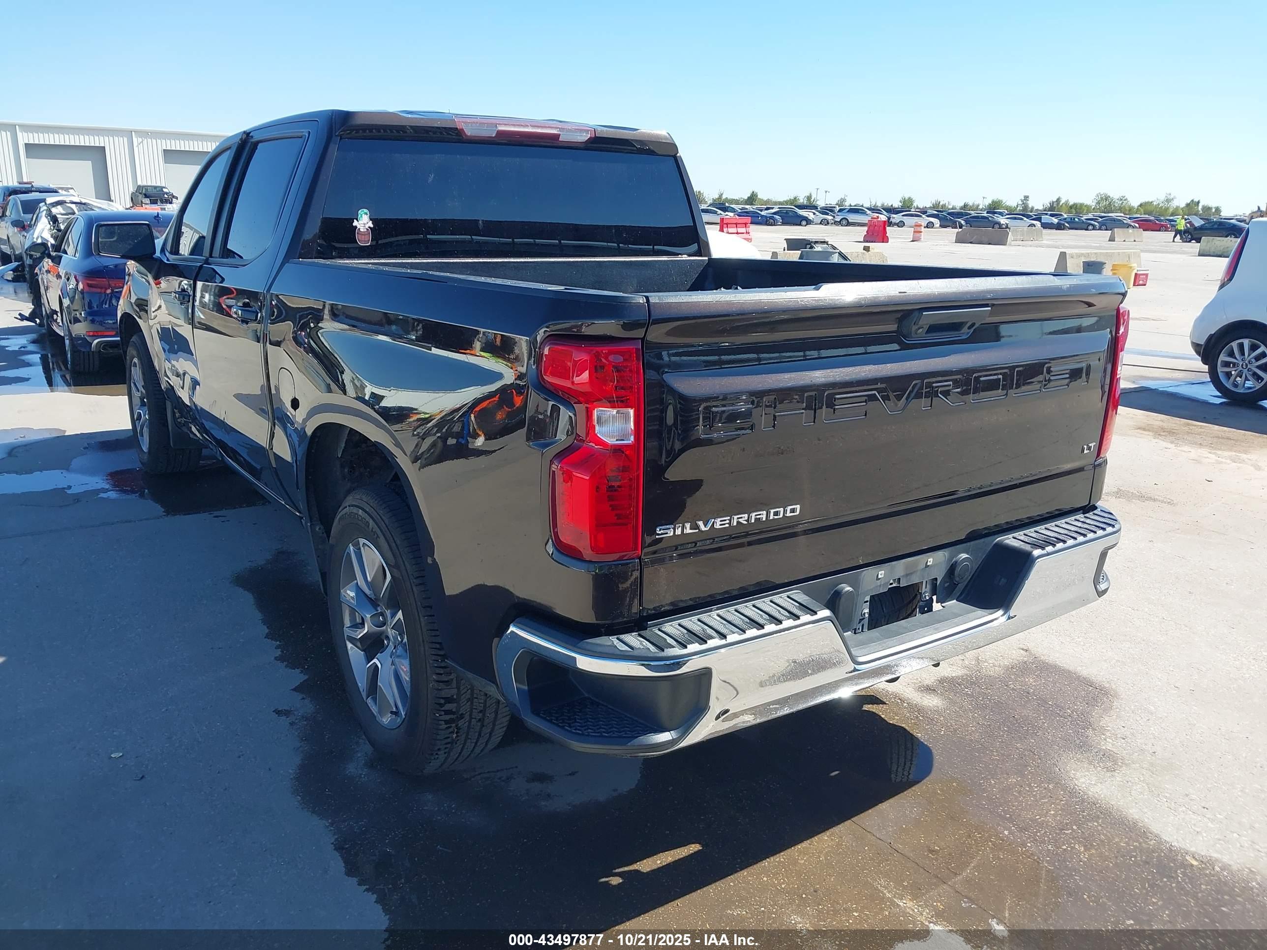 CHEVROLET SILVERADO image 3