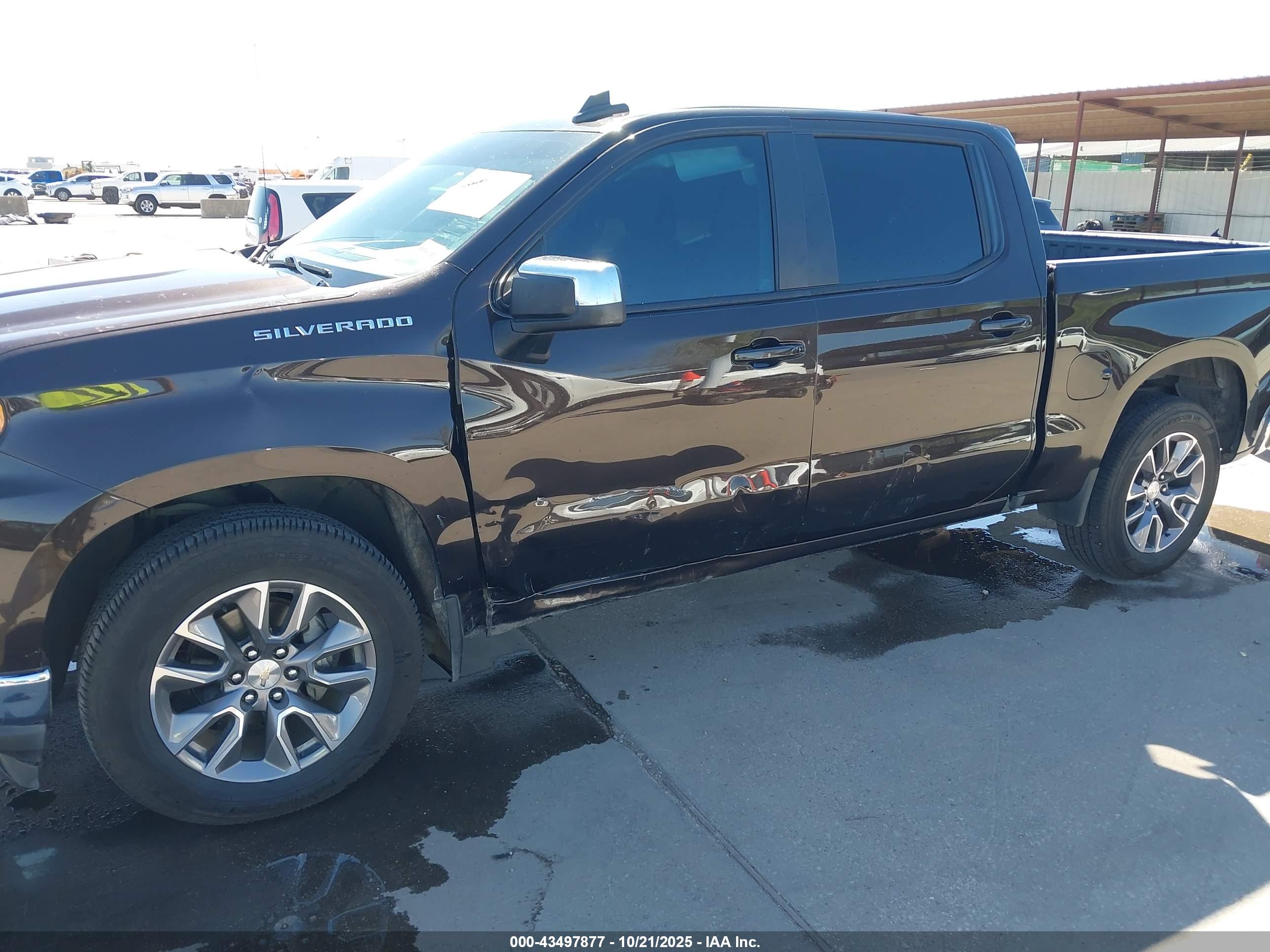 CHEVROLET SILVERADO image 6
