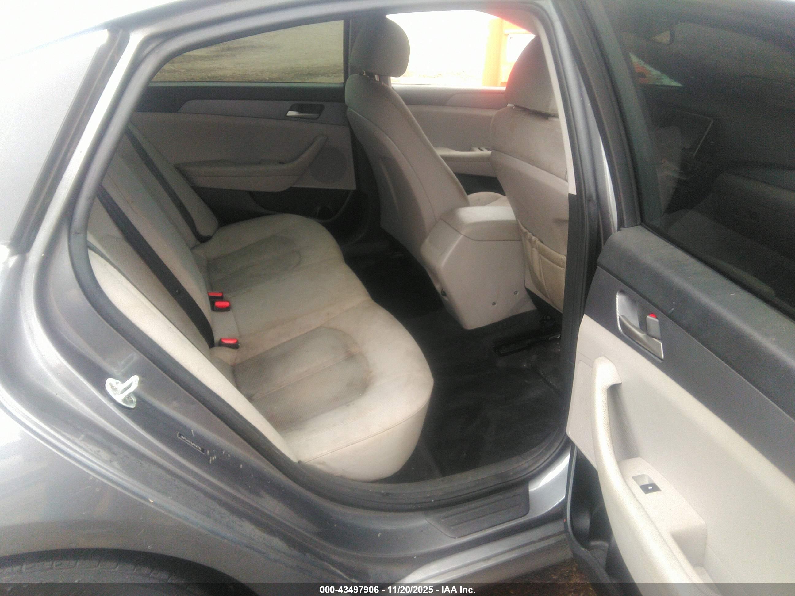 HYUNDAI SONATA image 8