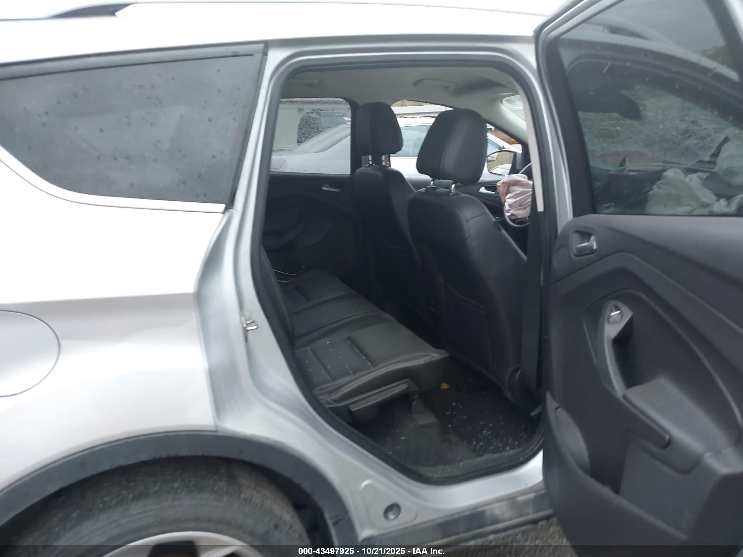 FORD ESCAPE image 8