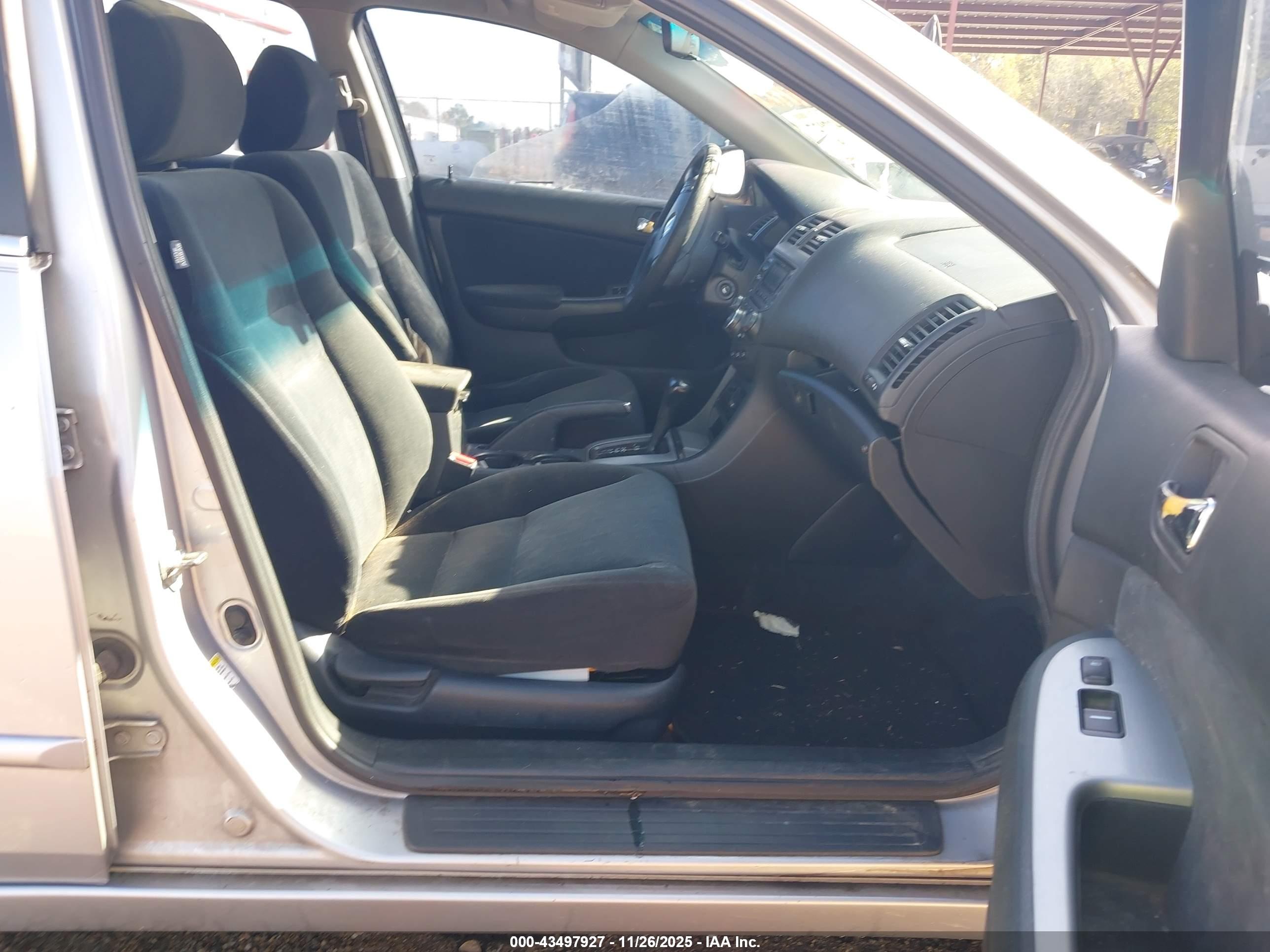 HONDA ACCORD image 5