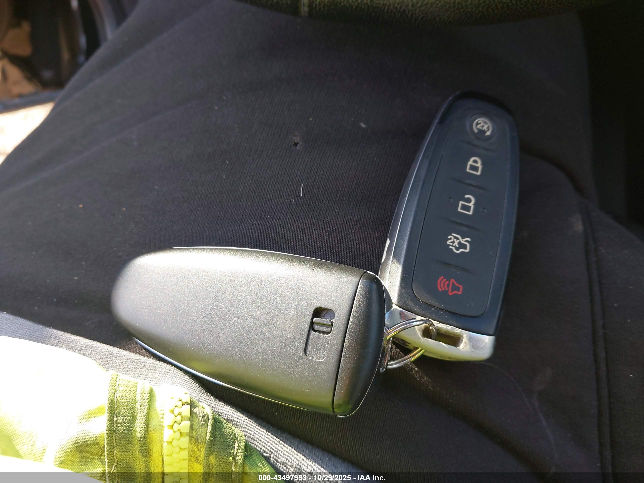 FORD ESCAPE image 11