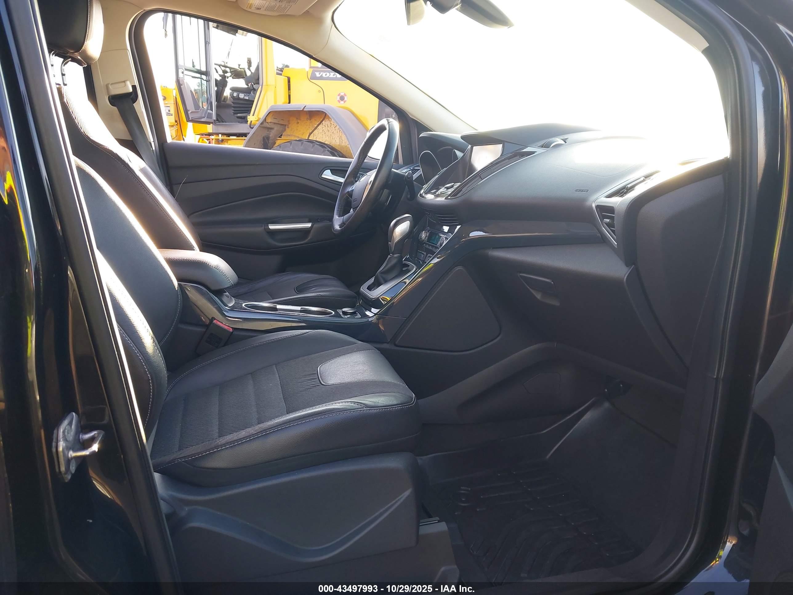 FORD ESCAPE image 5