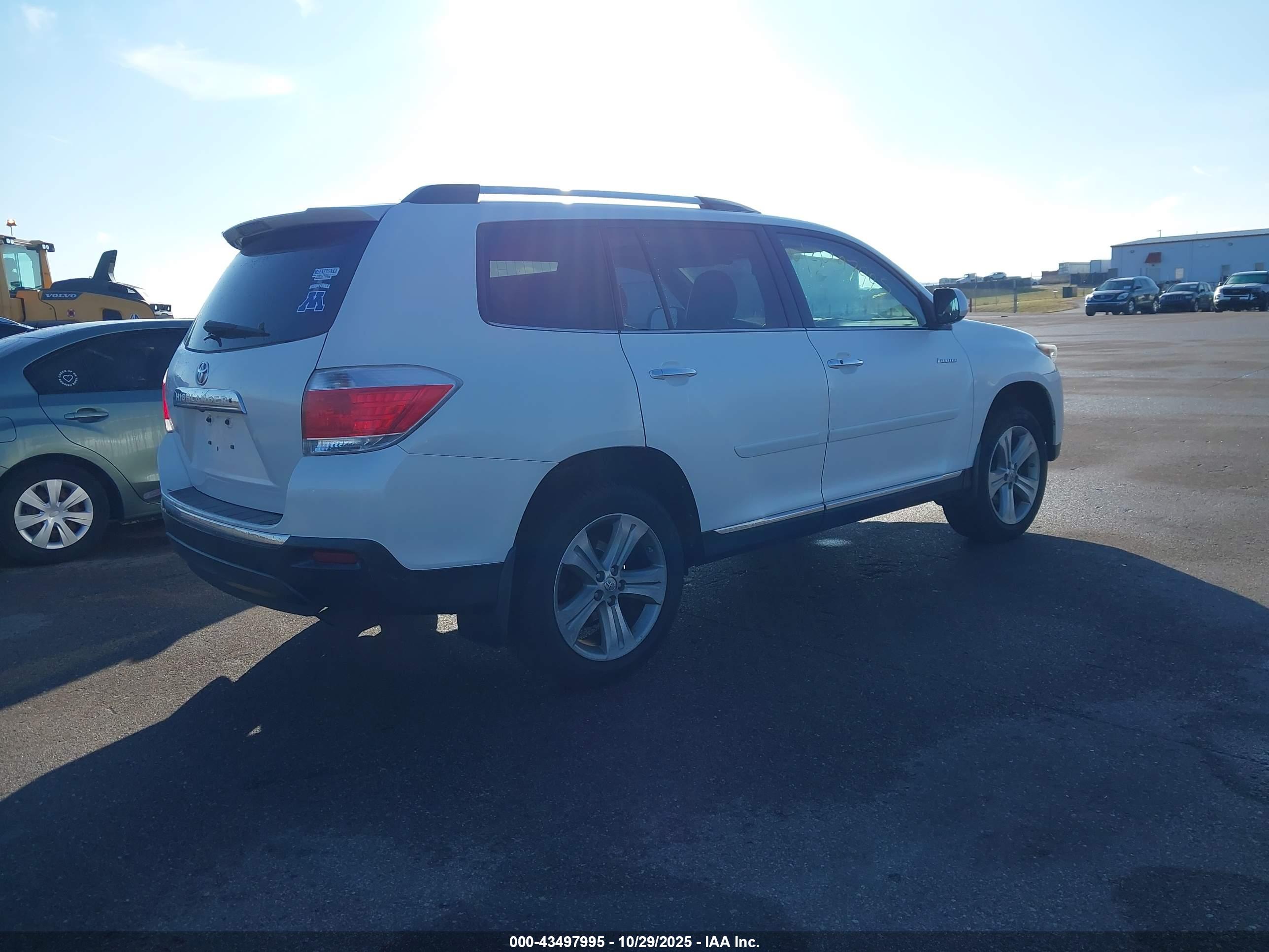 TOYOTA HIGHLANDER image 4
