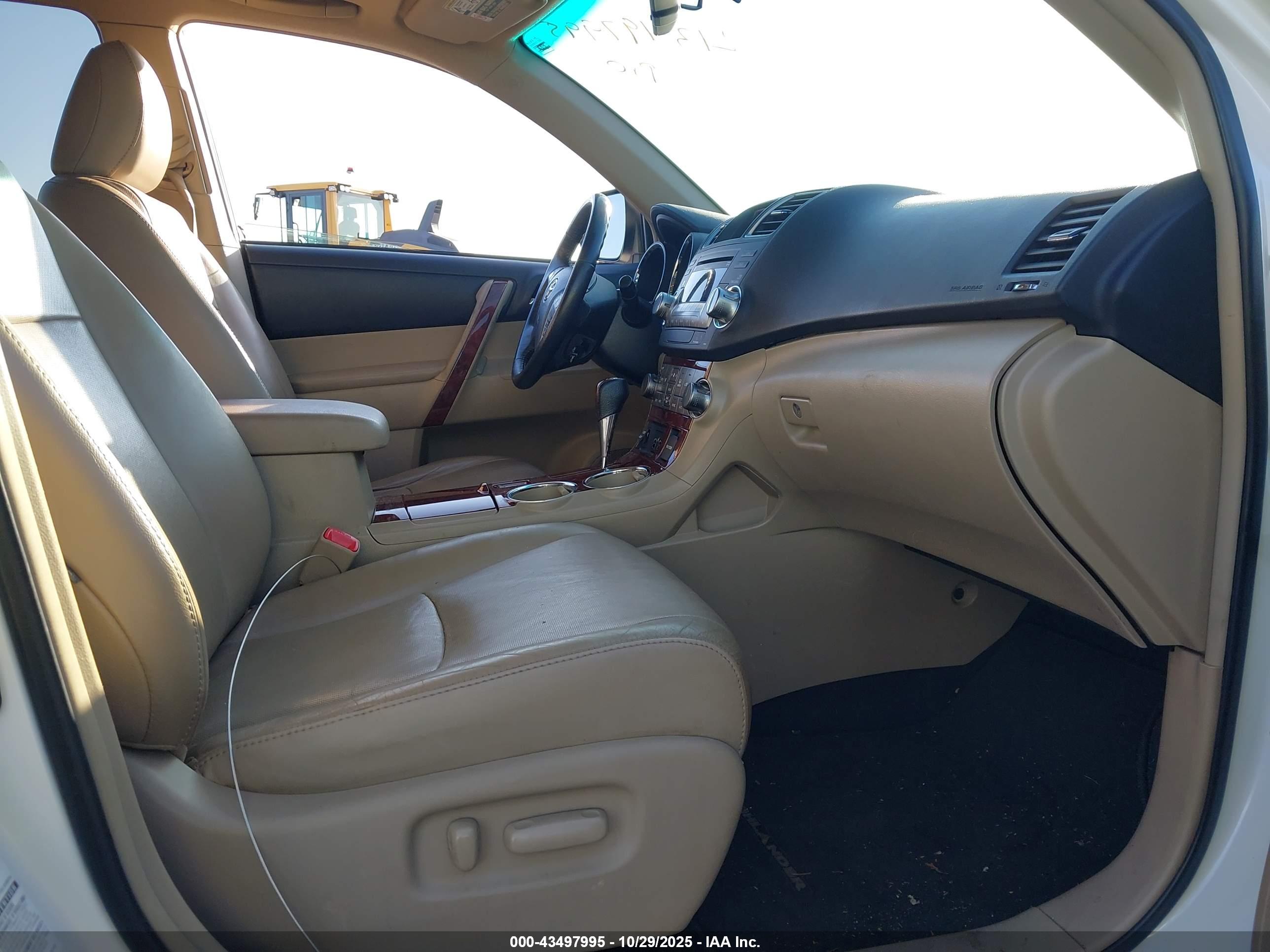 TOYOTA HIGHLANDER image 5