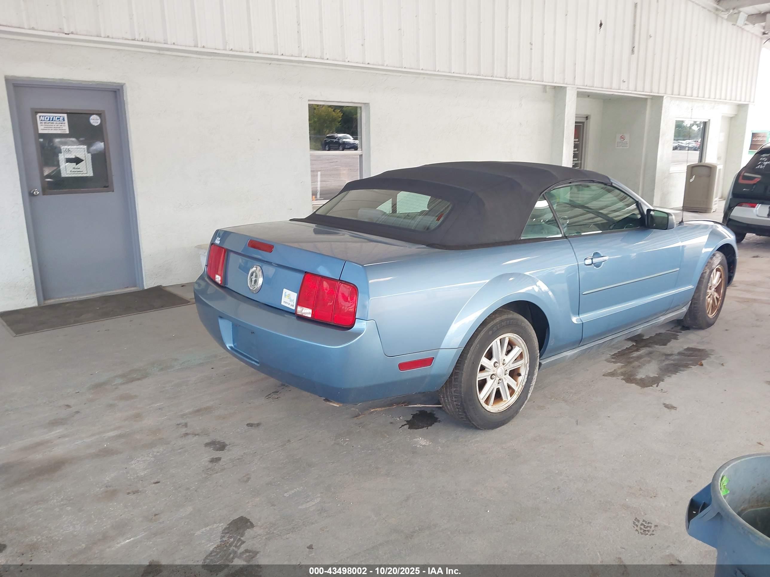 FORD MUSTANG image 4