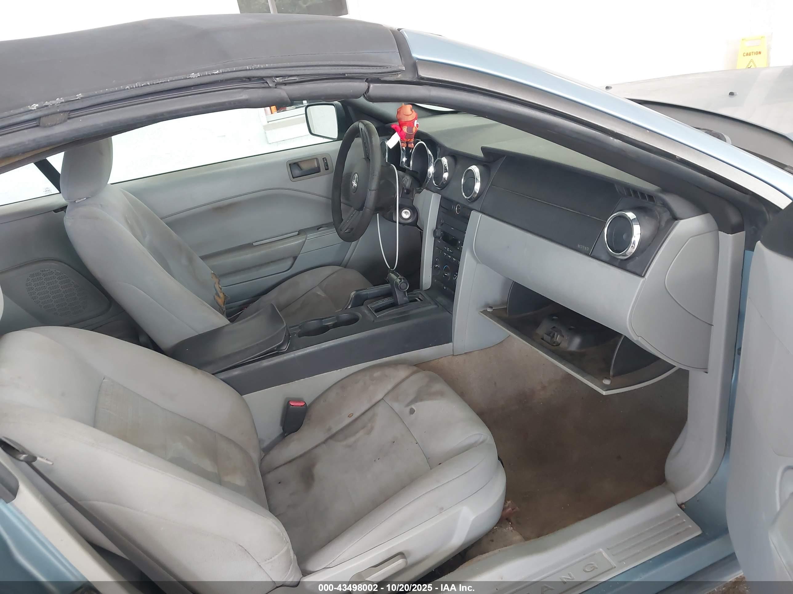 FORD MUSTANG image 5