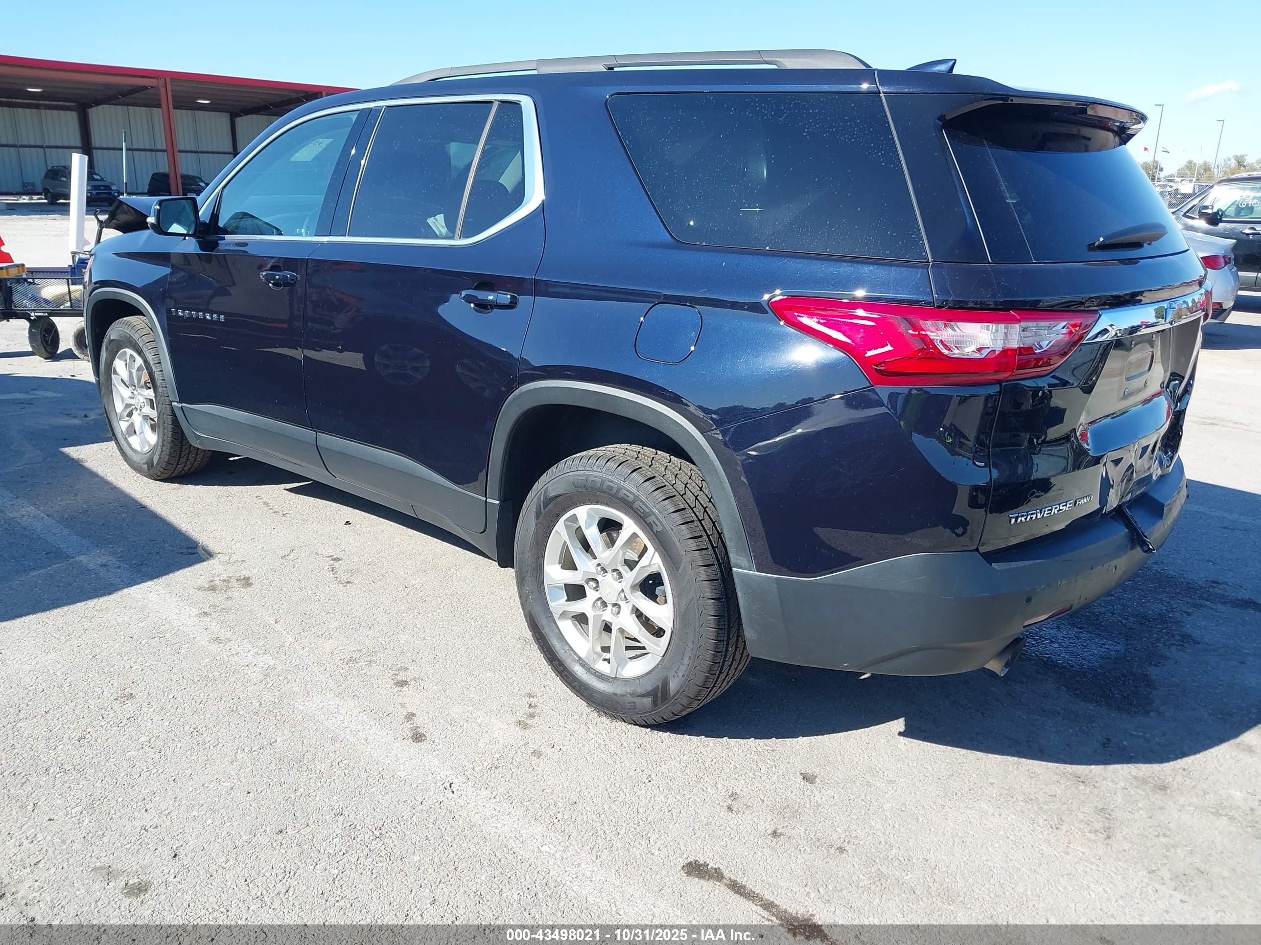CHEVROLET TRAVERSE image 3
