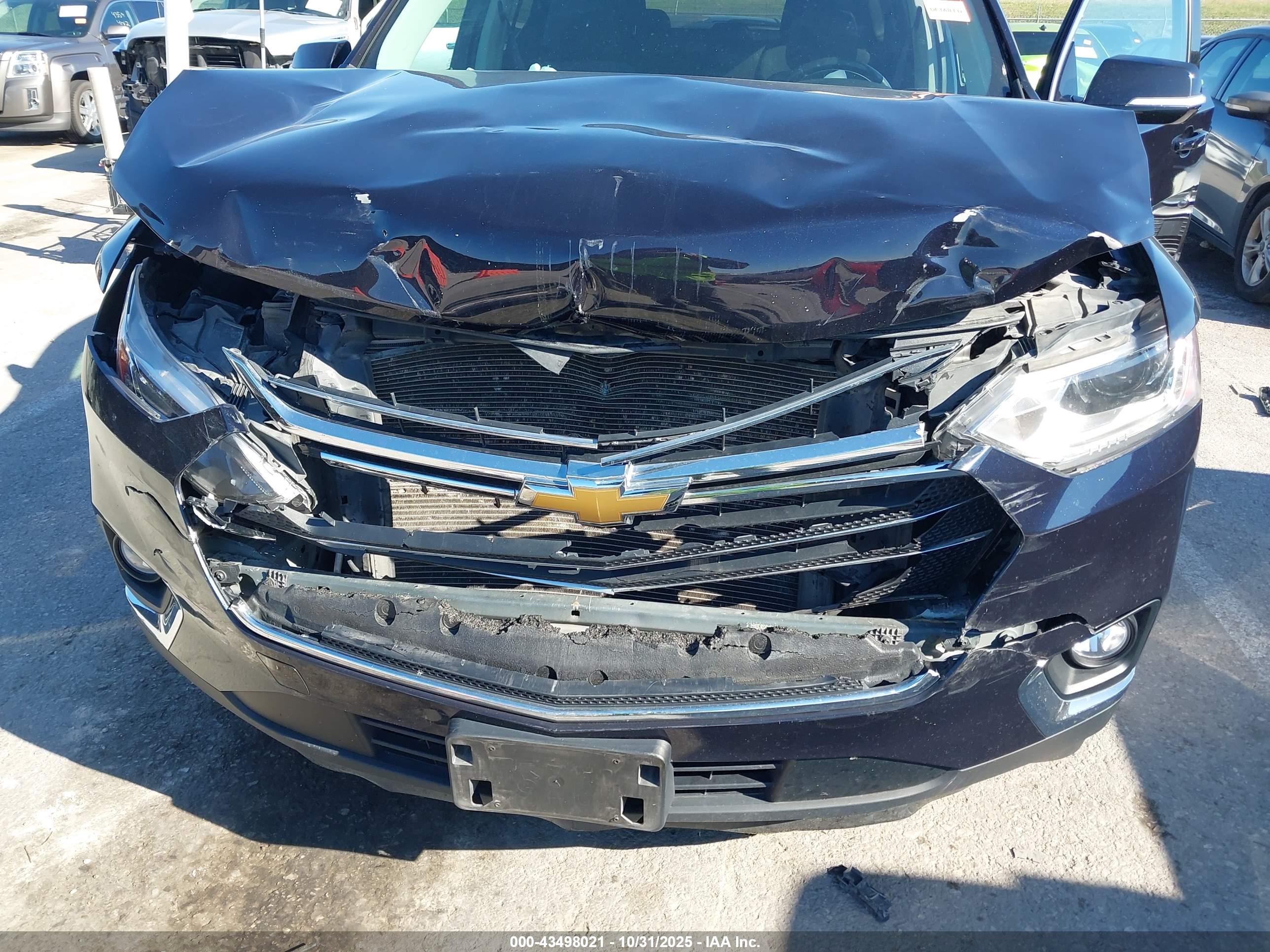 CHEVROLET TRAVERSE image 6