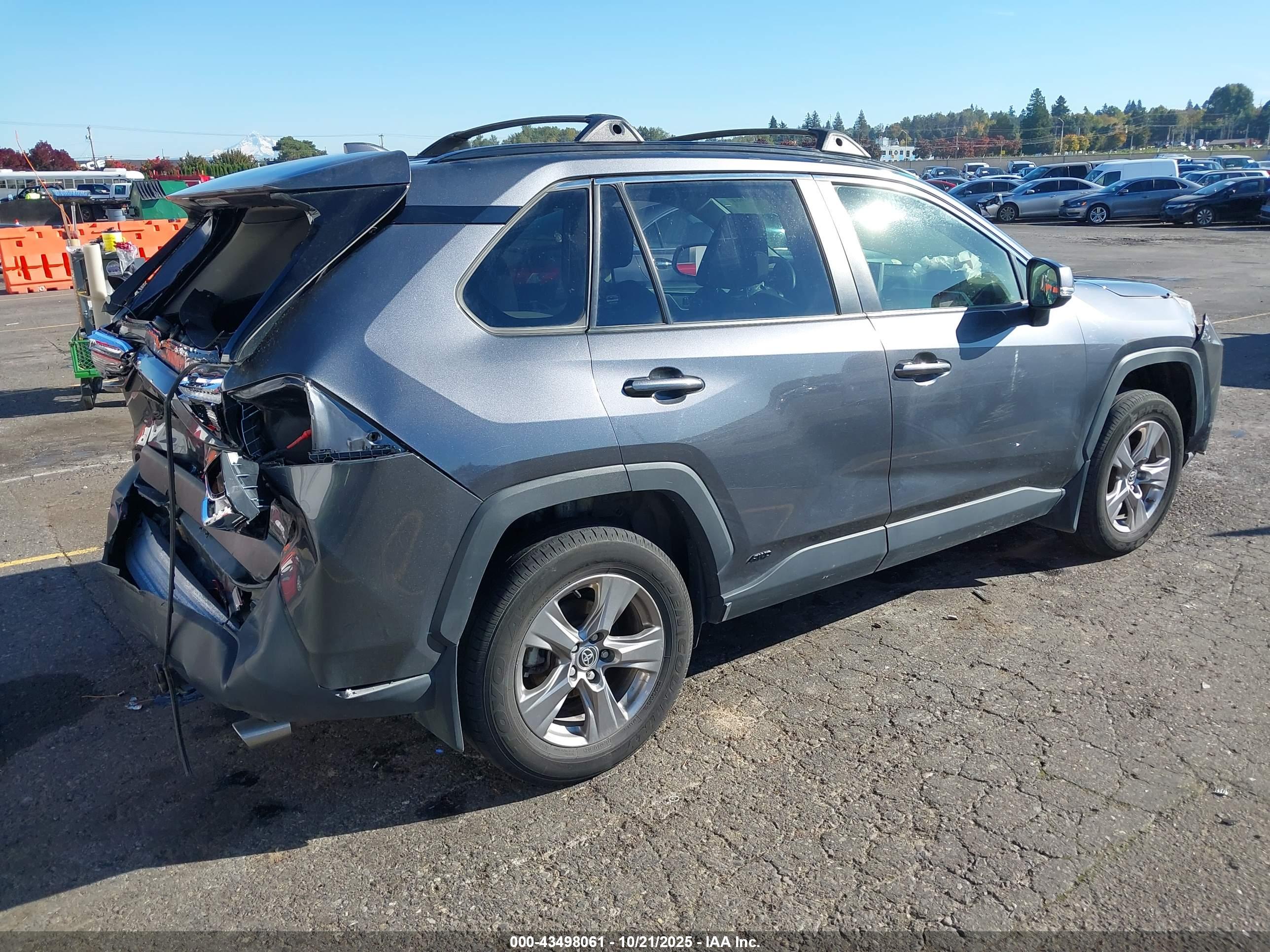 TOYOTA RAV4 image 4