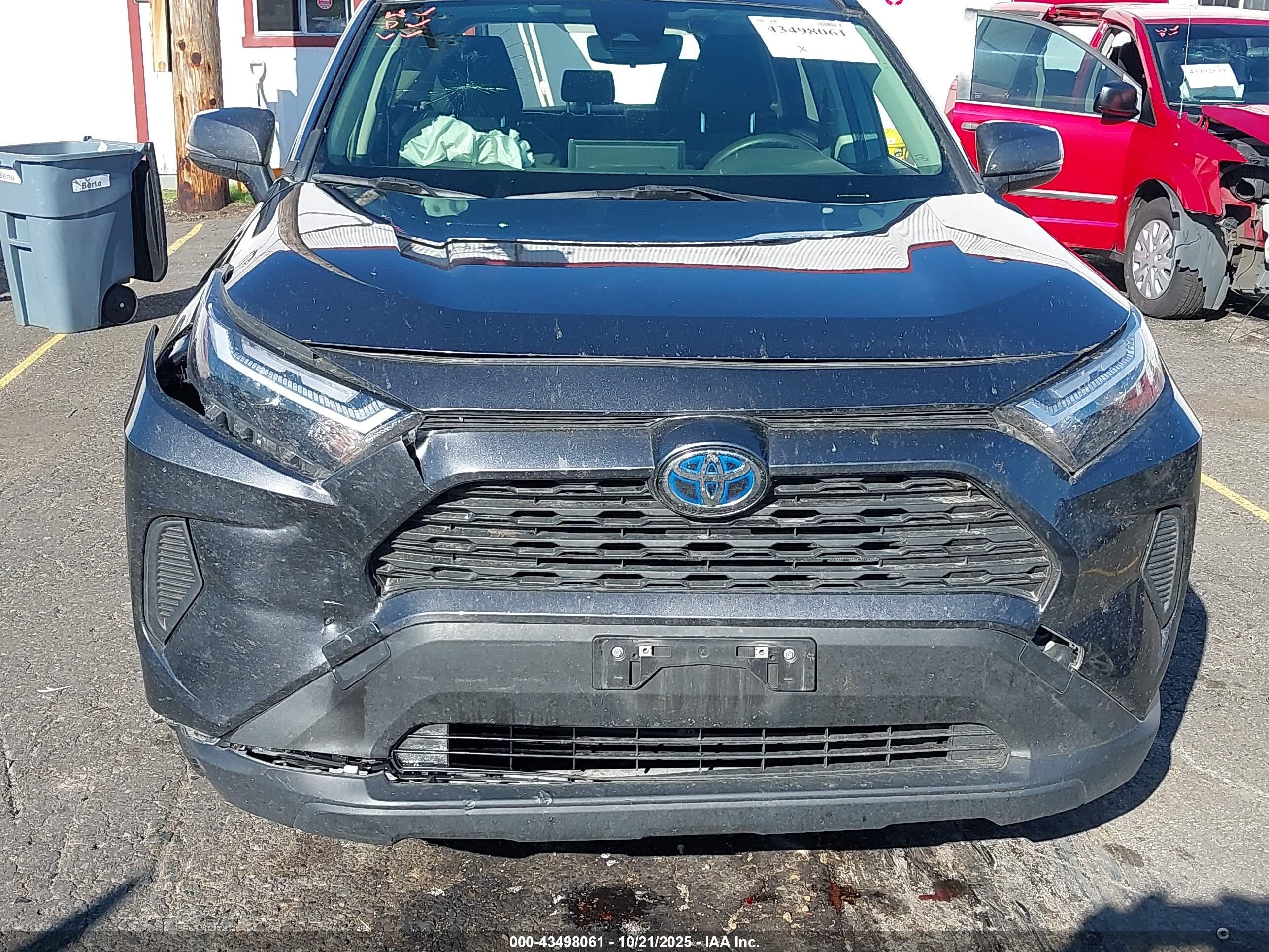 TOYOTA RAV4 image 6