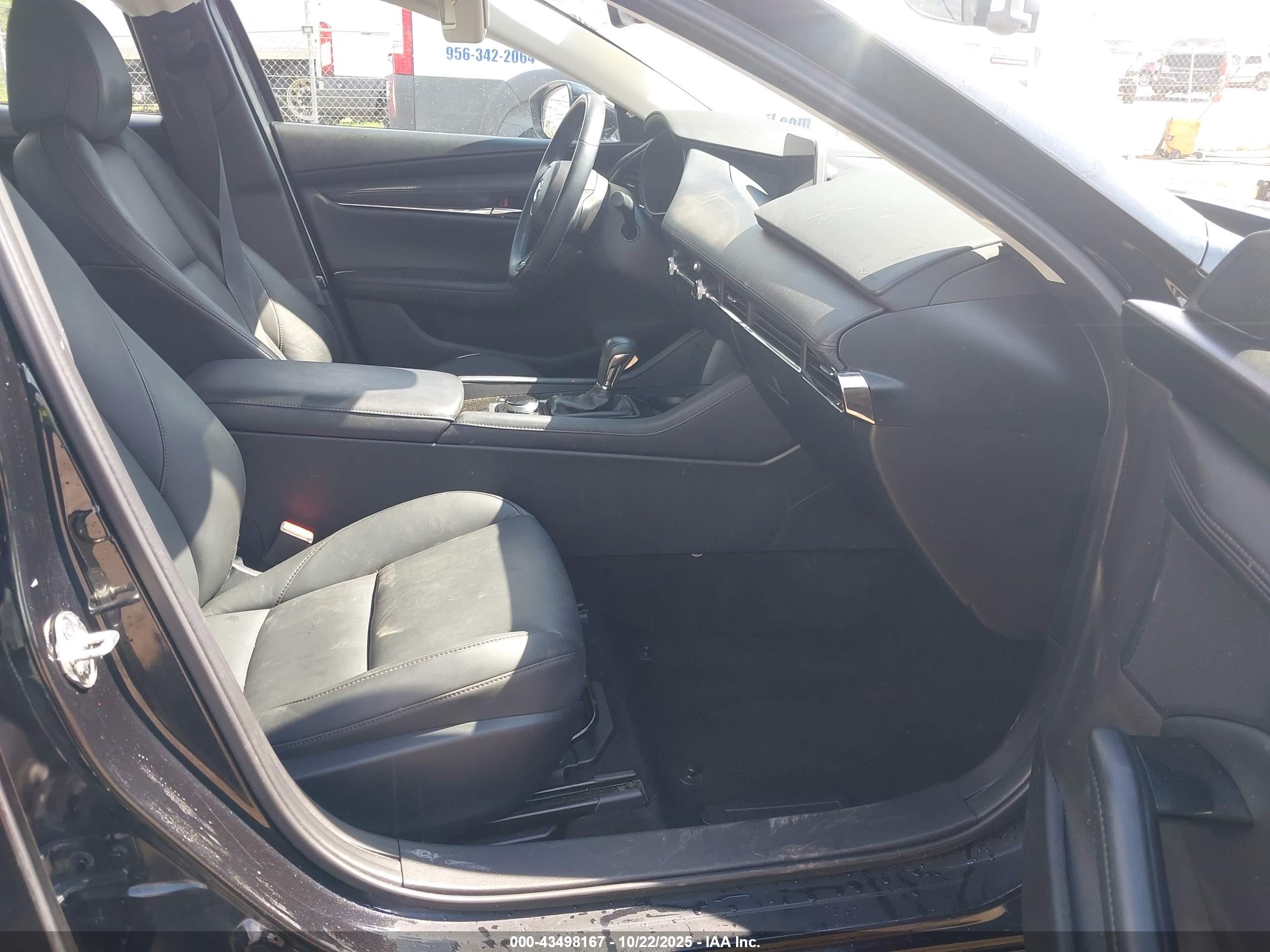 MAZDA MAZDA3 image 5