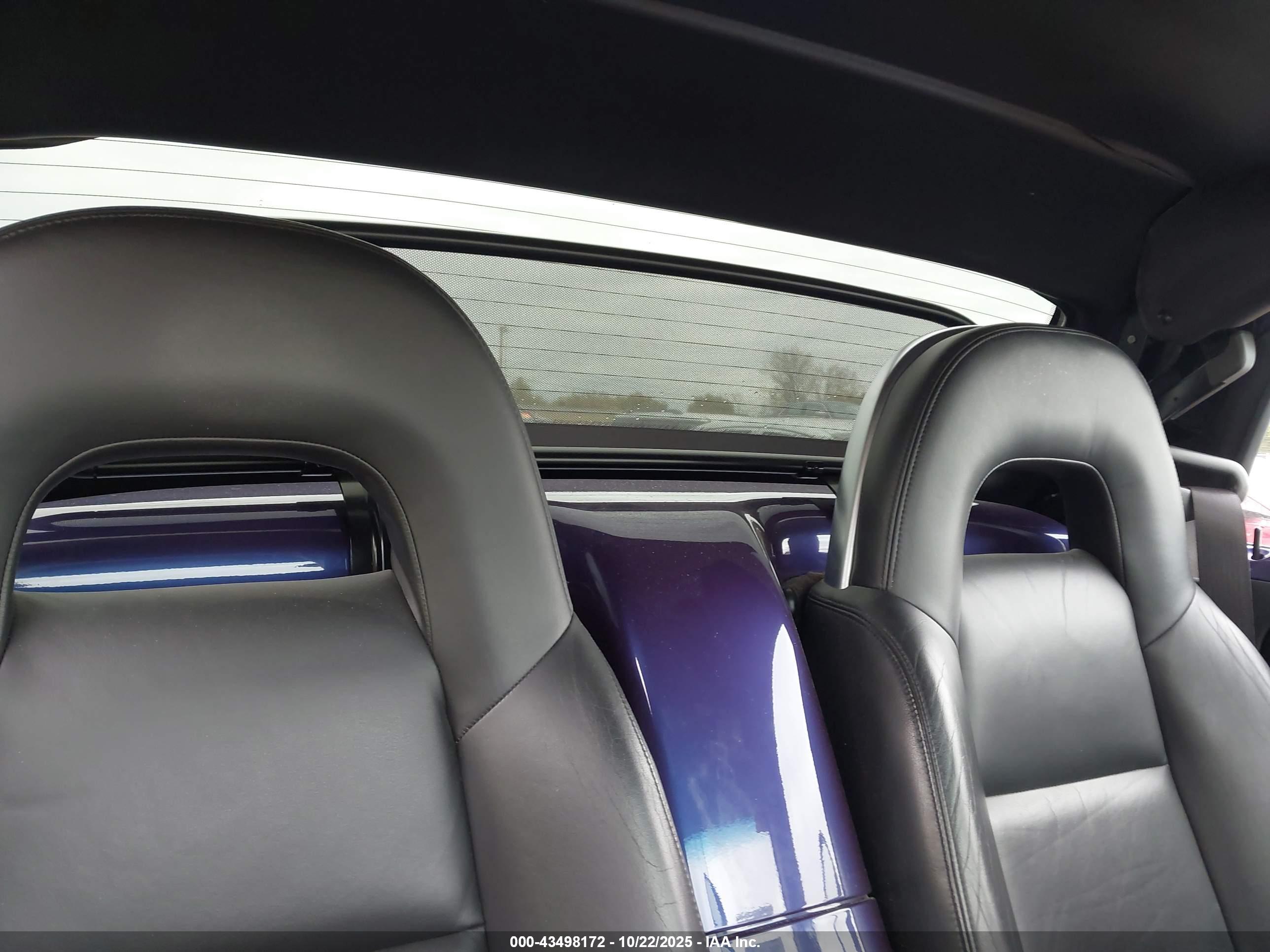 CHEVROLET SSR image 8