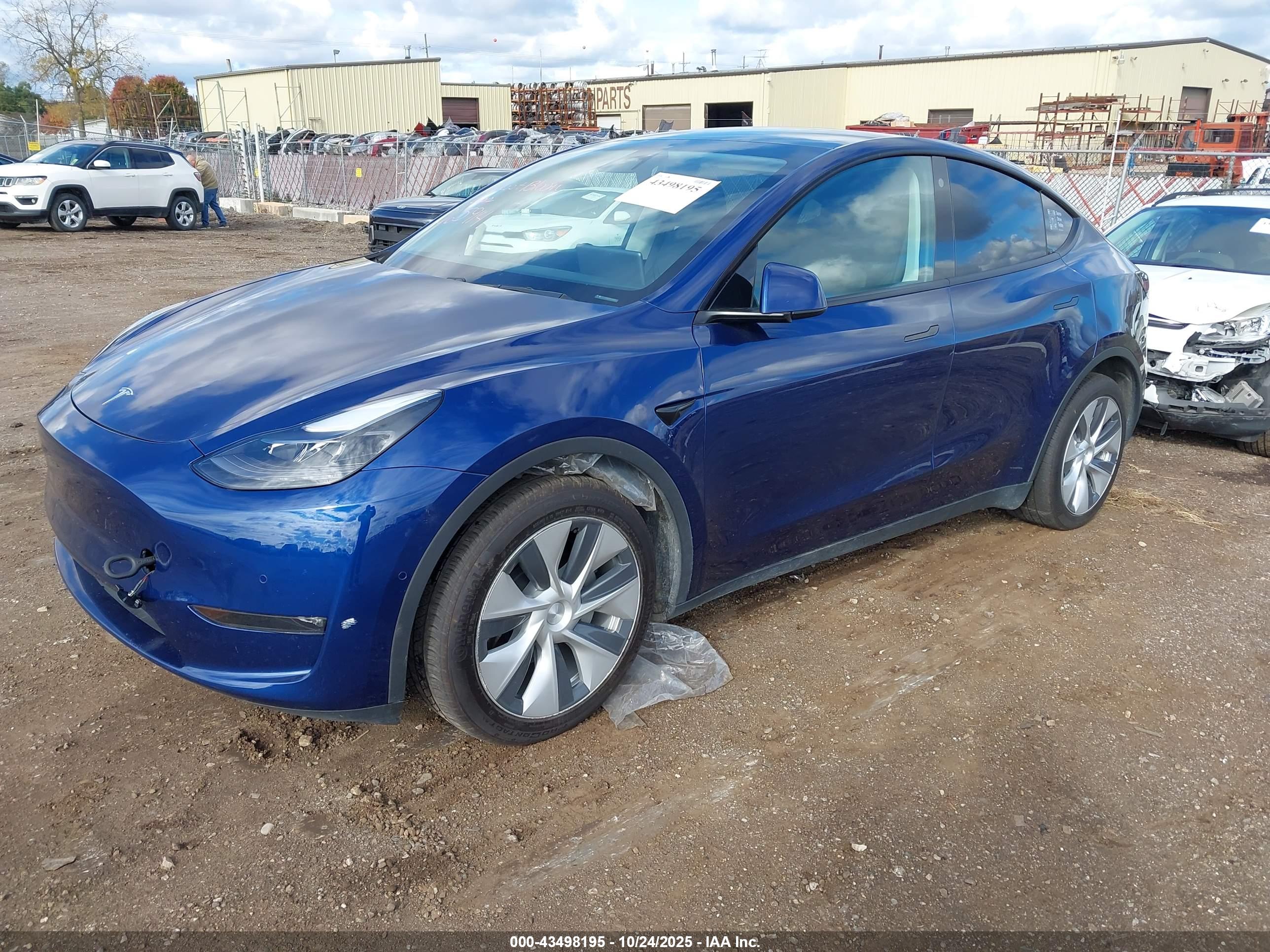 TESLA MODEL image 2