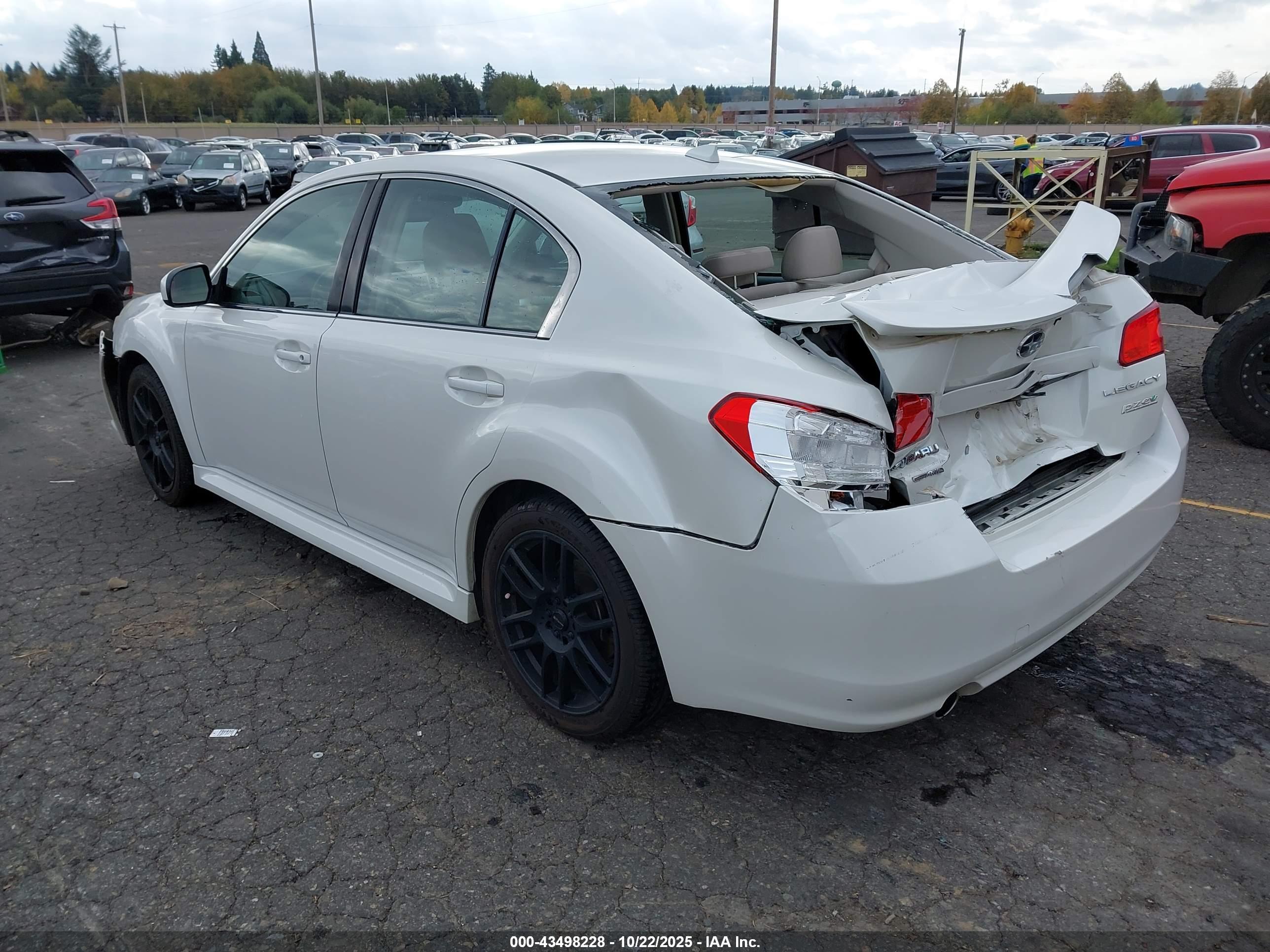 SUBARU LEGACY image 3