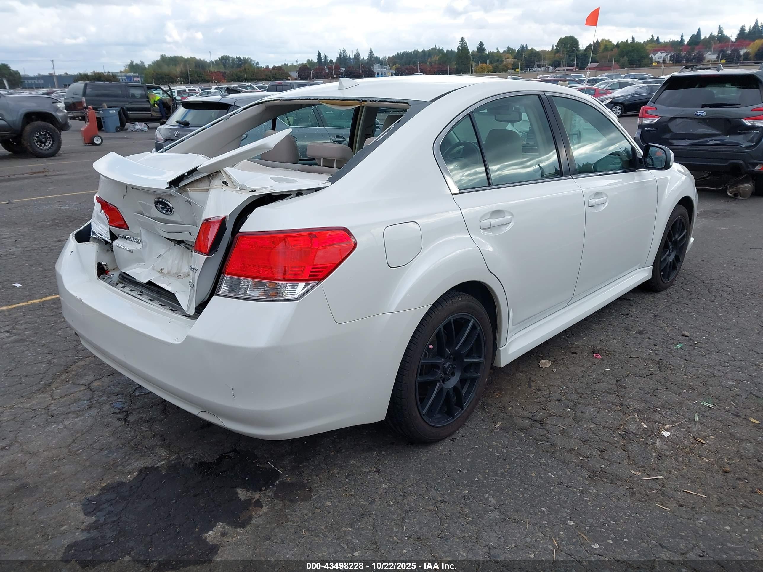 SUBARU LEGACY image 4