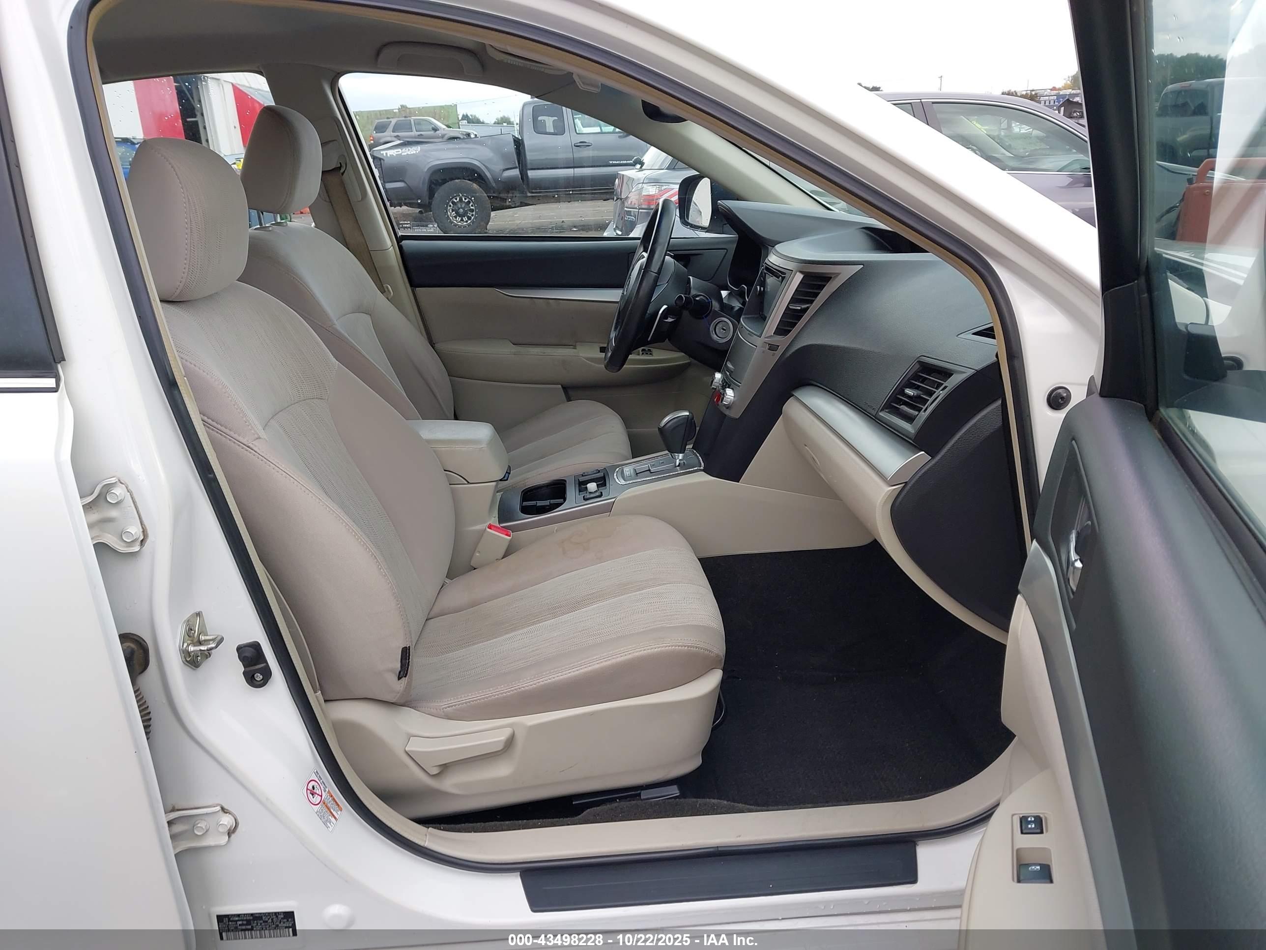 SUBARU LEGACY image 5