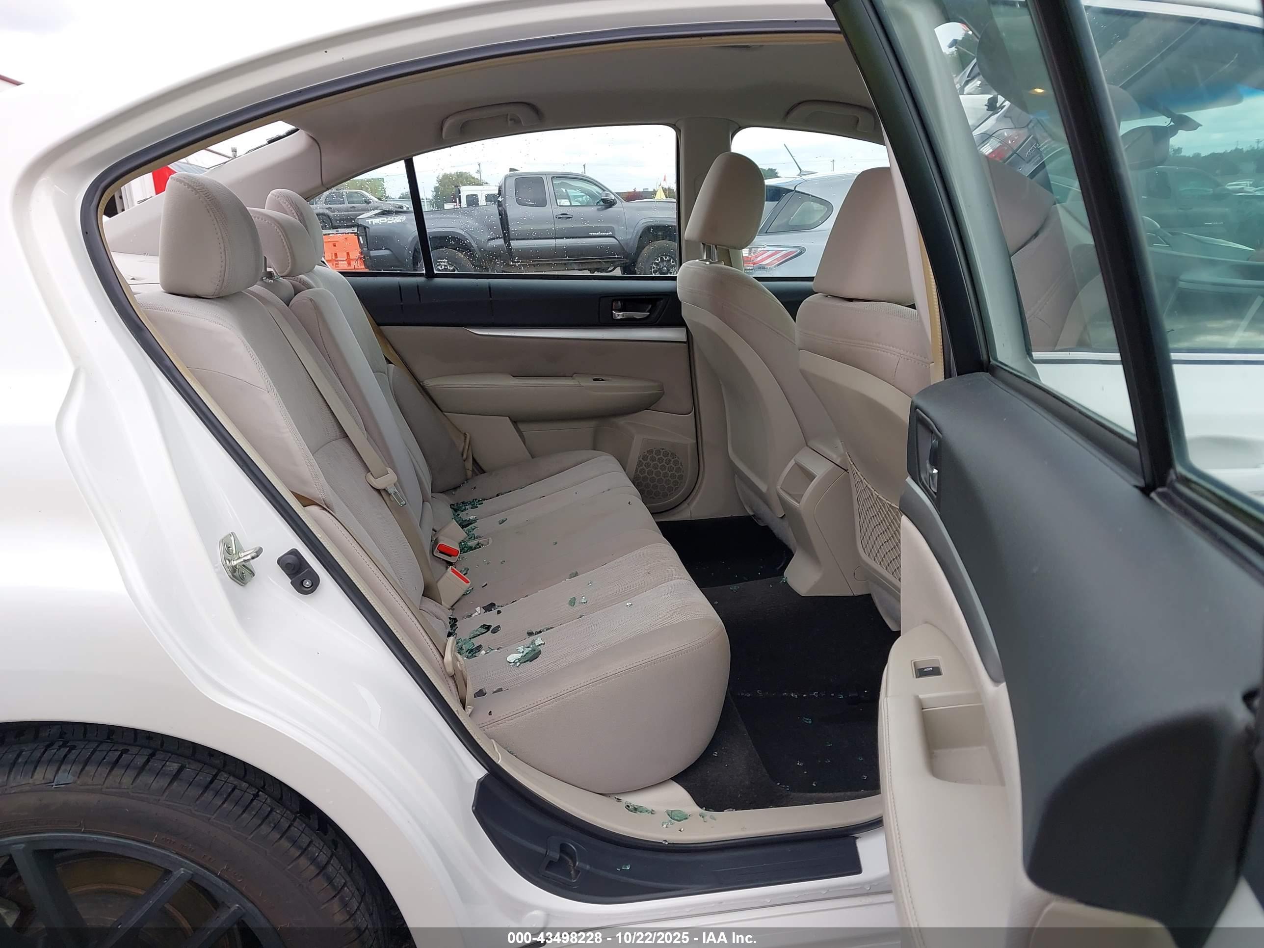 SUBARU LEGACY image 8