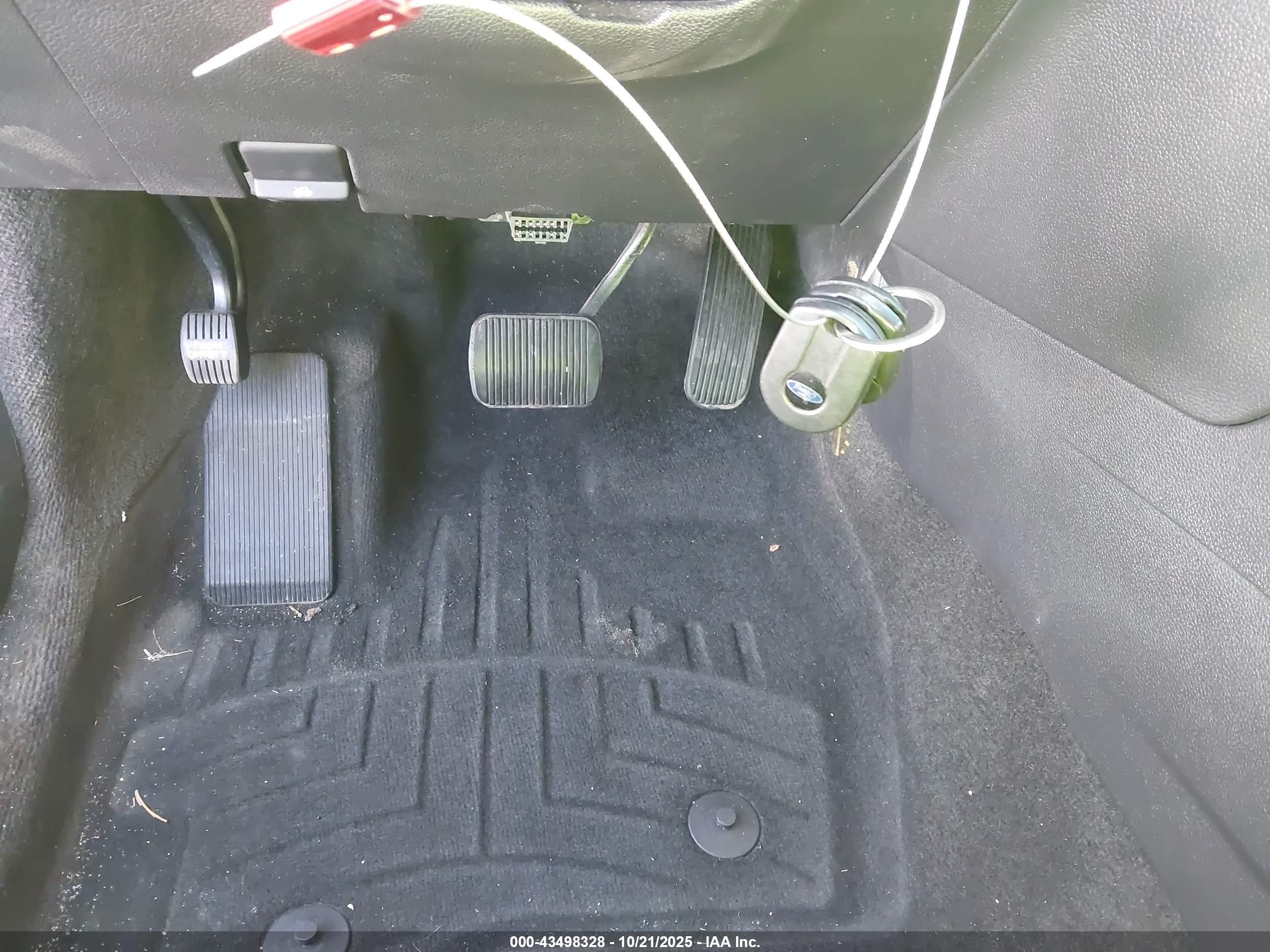 FORD EXPLORER image 11
