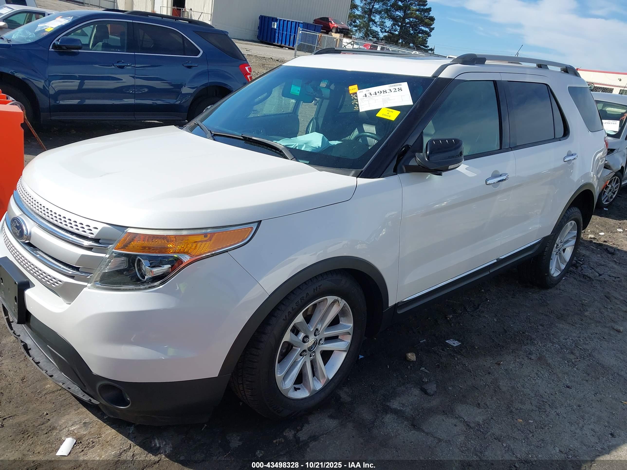 FORD EXPLORER image 2