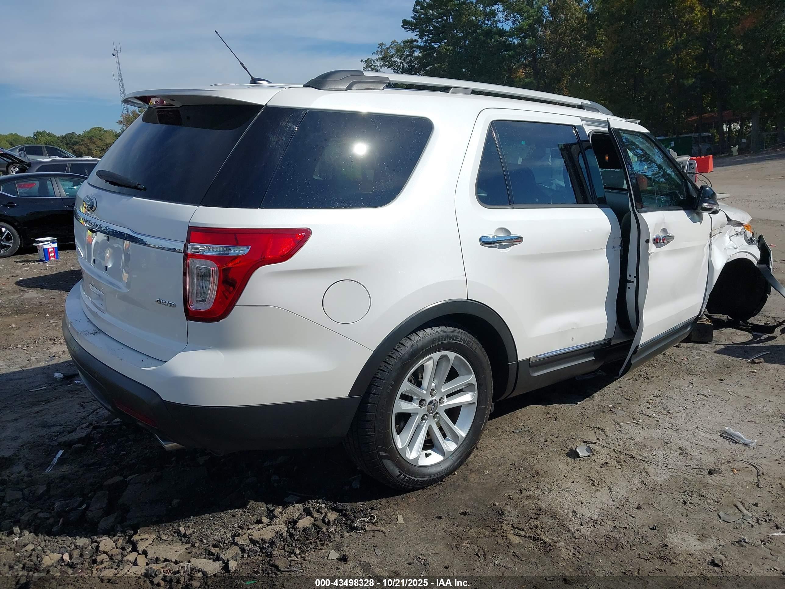 FORD EXPLORER image 4