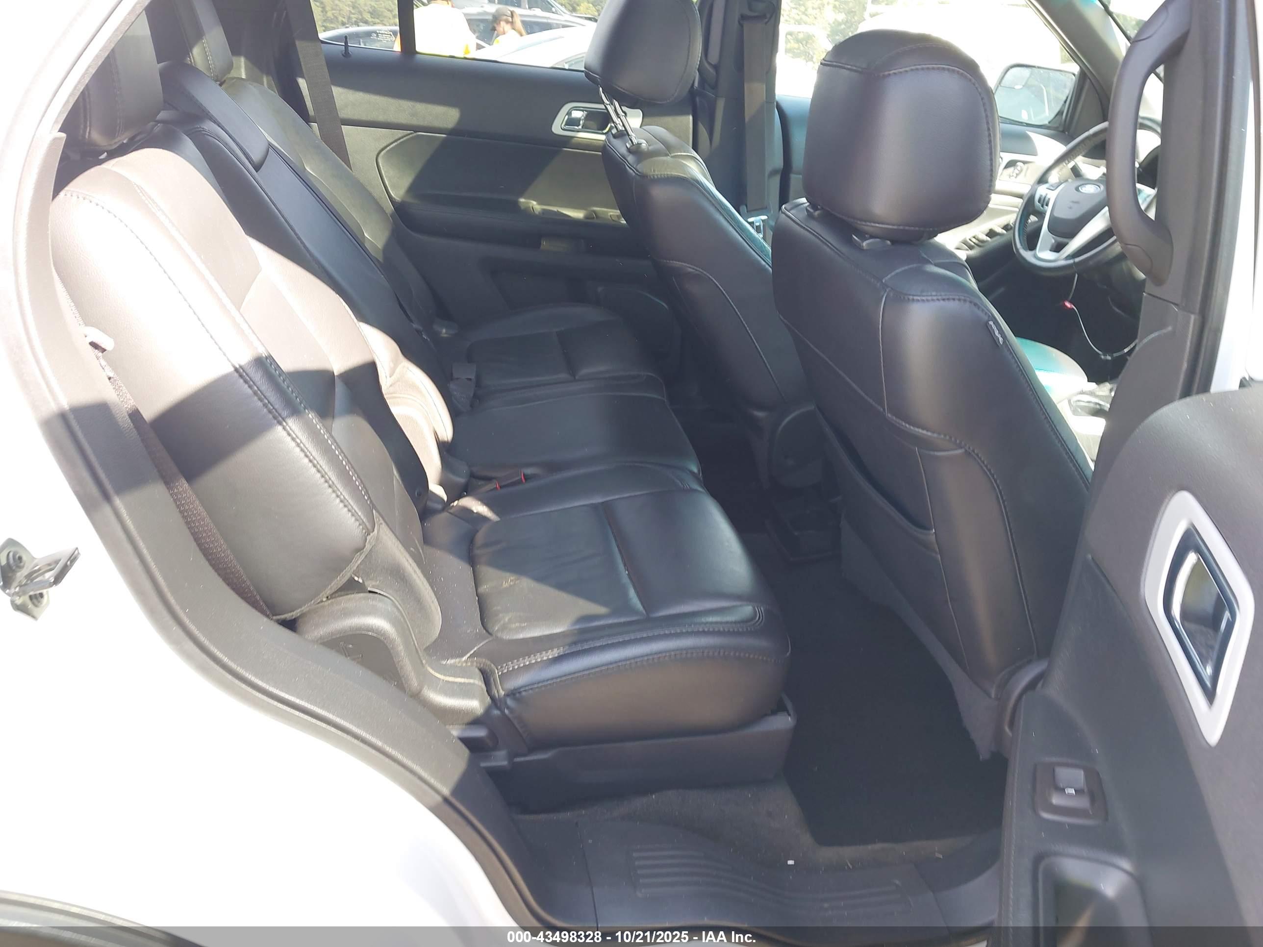 FORD EXPLORER image 8