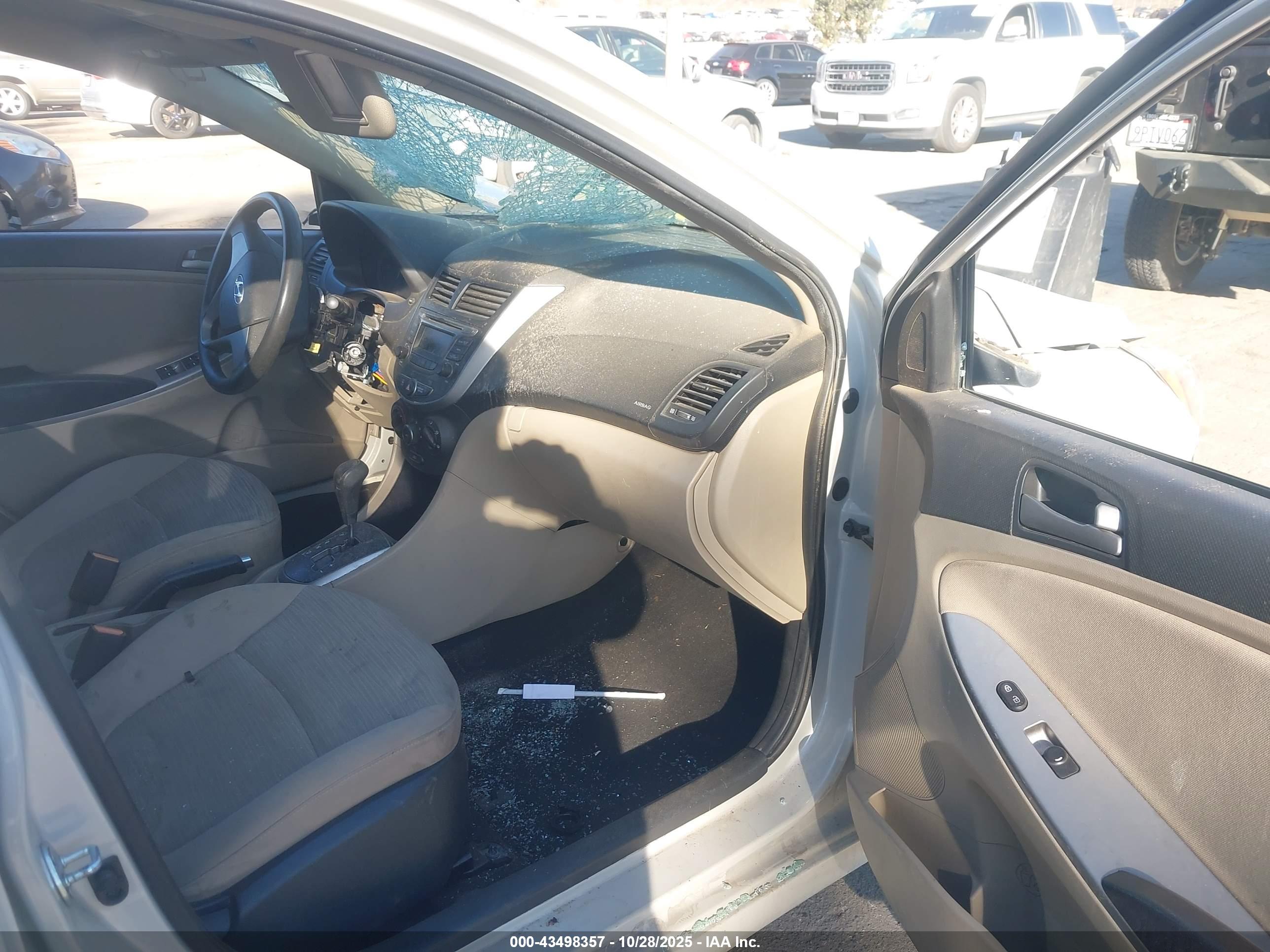 HYUNDAI ACCENT image 5