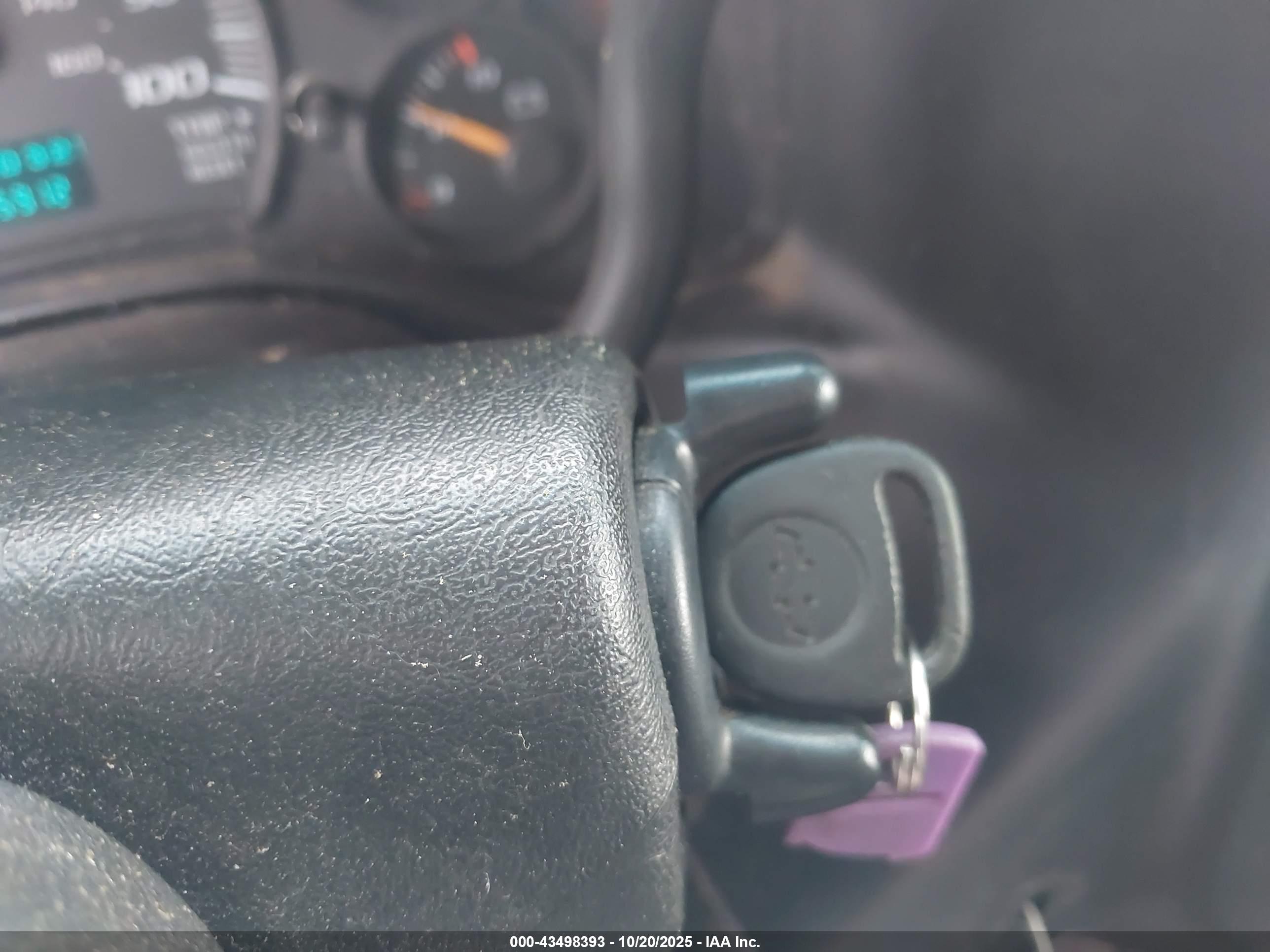 CHEVROLET EXPRESS image 11