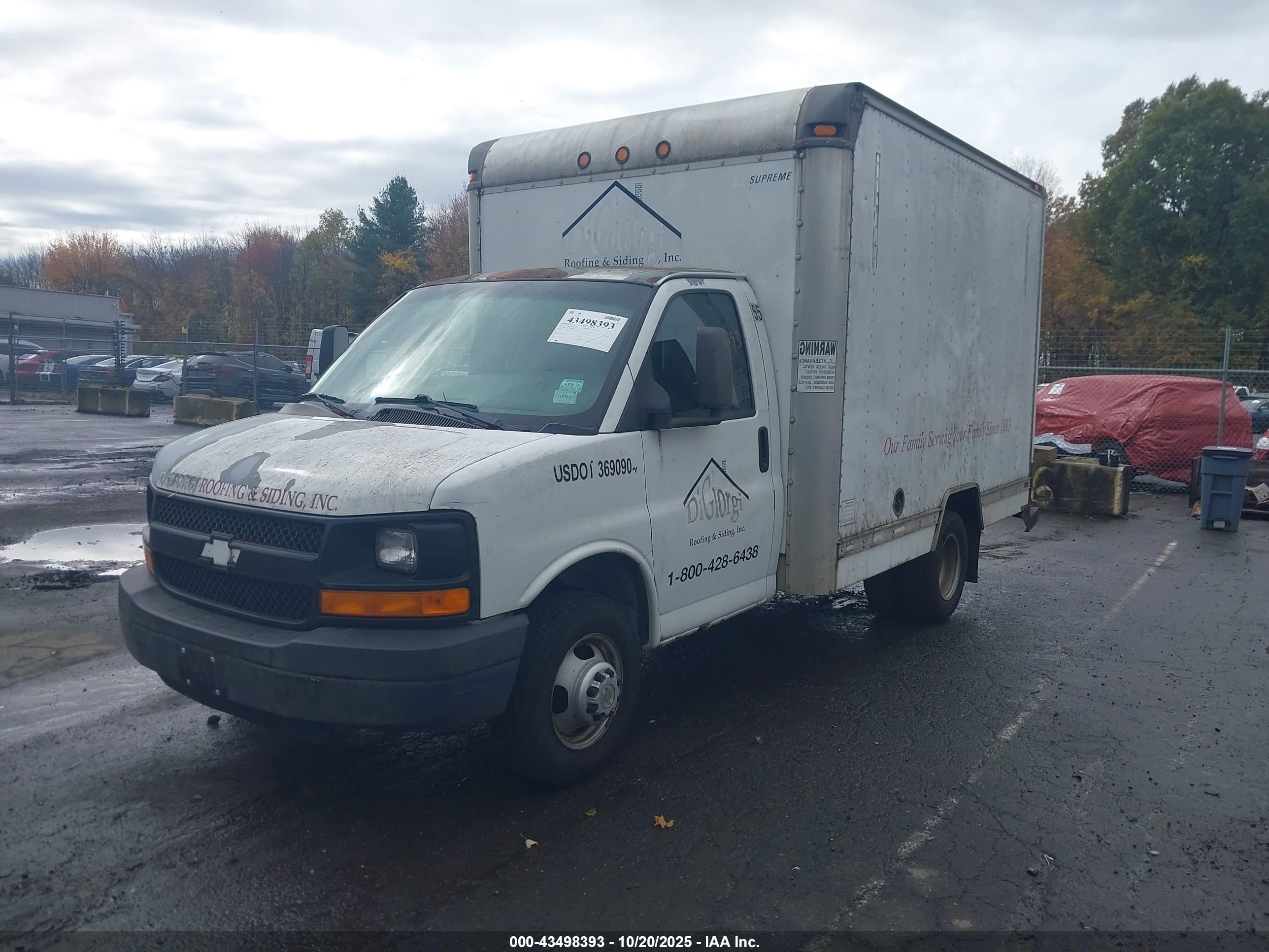 CHEVROLET EXPRESS image 2