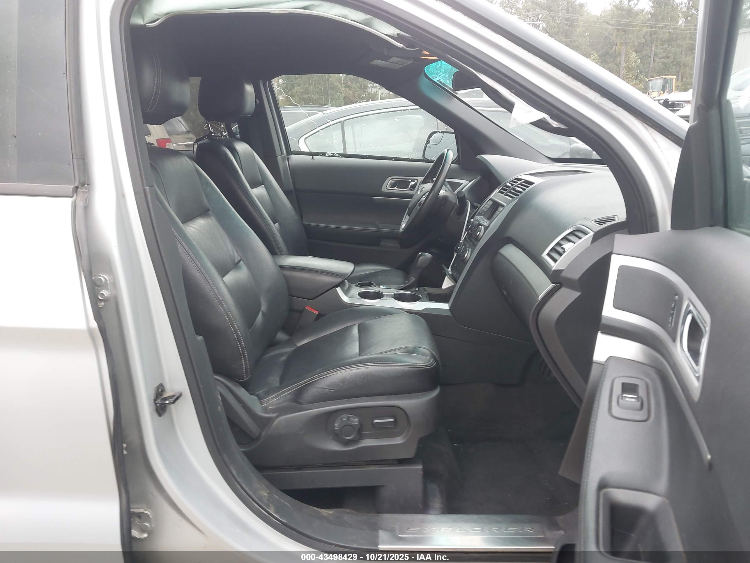 FORD EXPLORER image 5