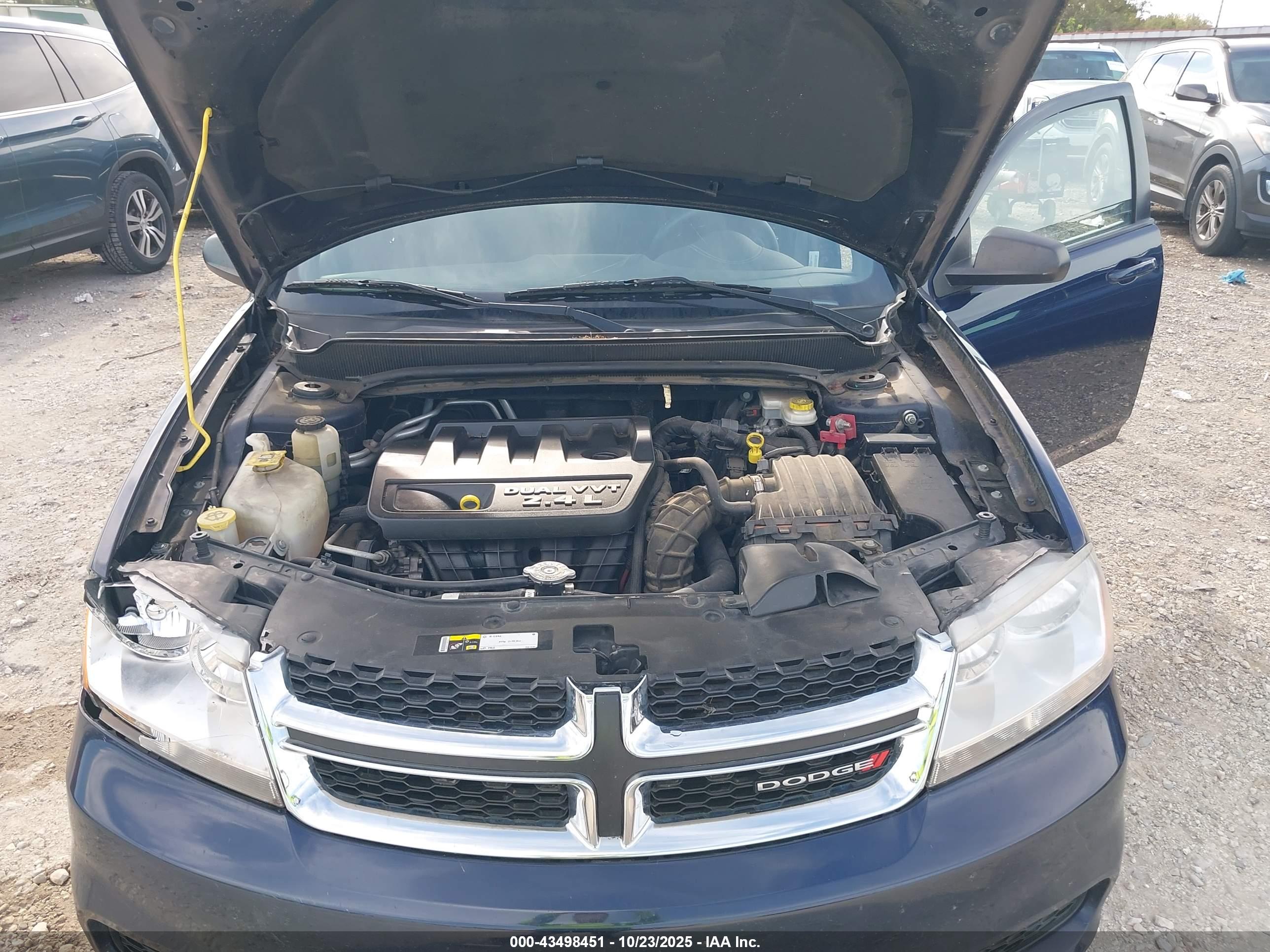 DODGE AVENGER image 10
