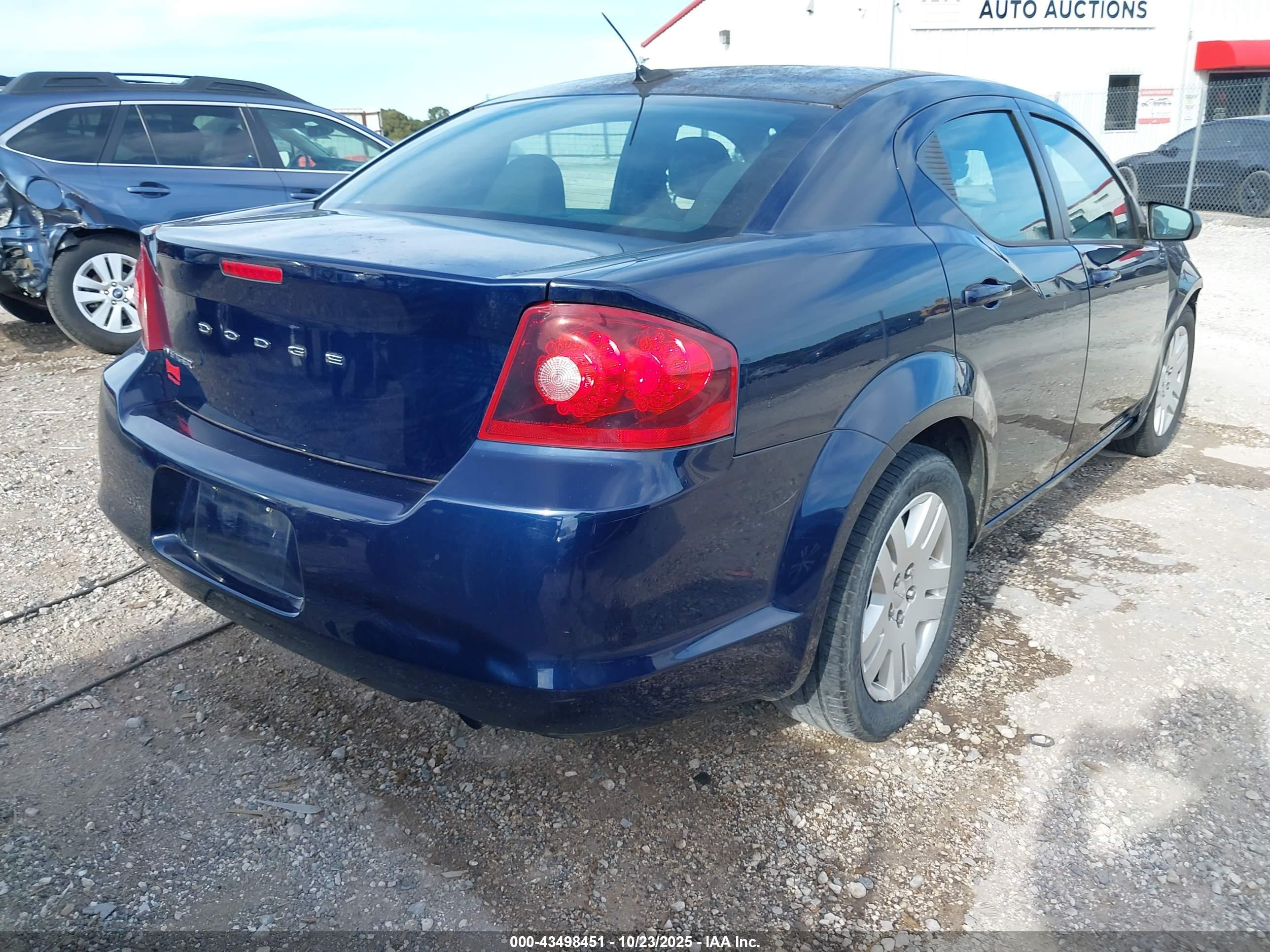 DODGE AVENGER image 4
