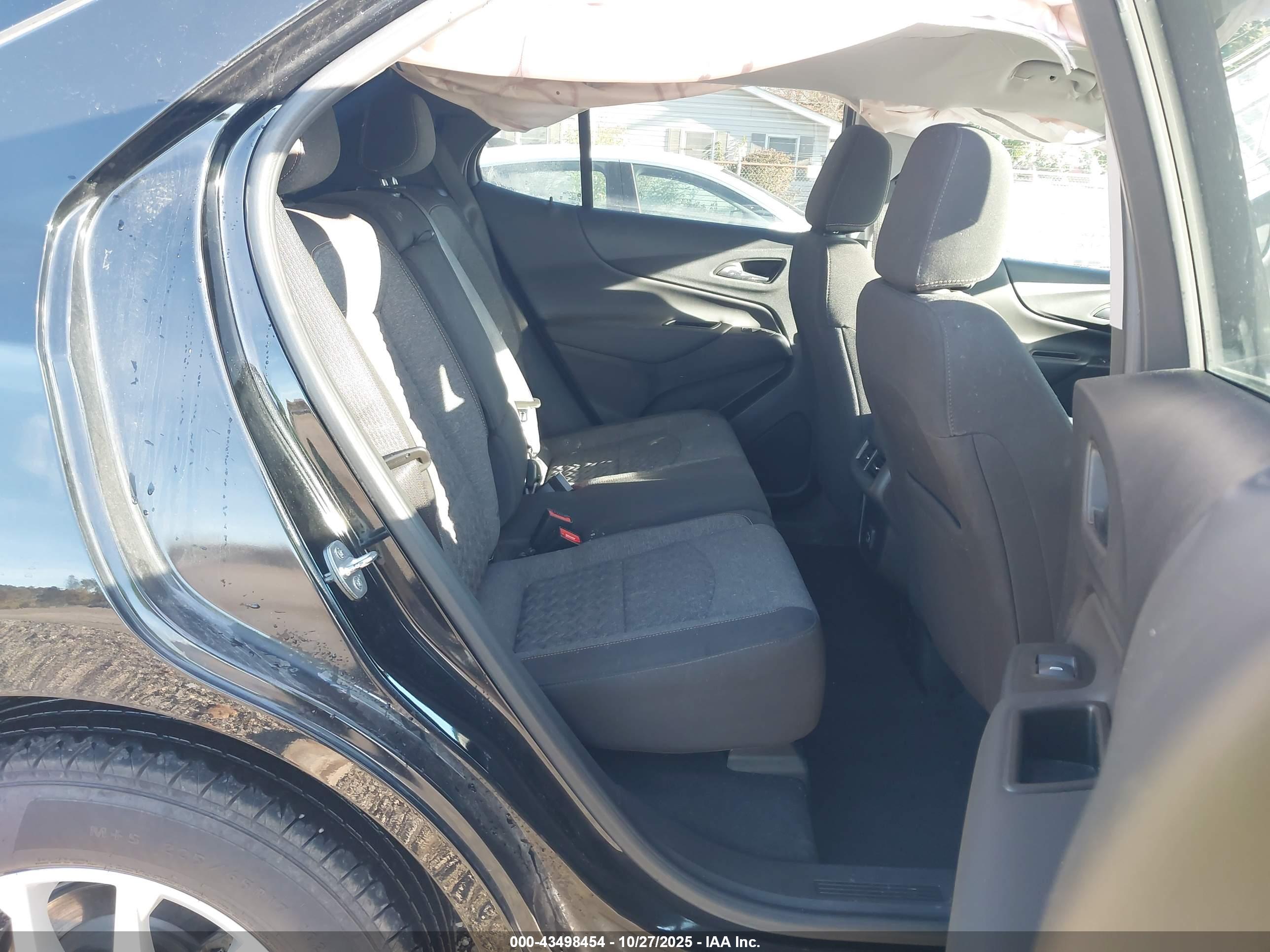 CHEVROLET EQUINOX image 8